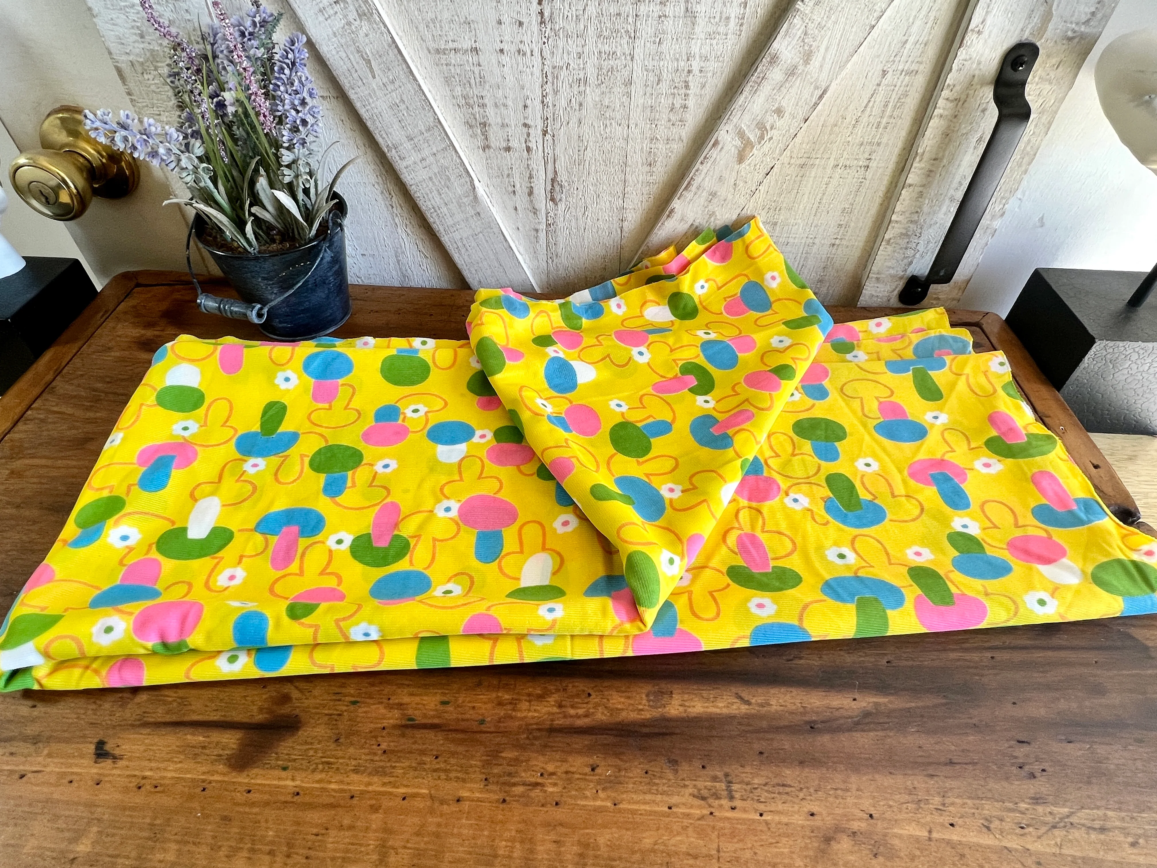 60s/70s Retro Mushroom Multicolored Fabric - Image 9