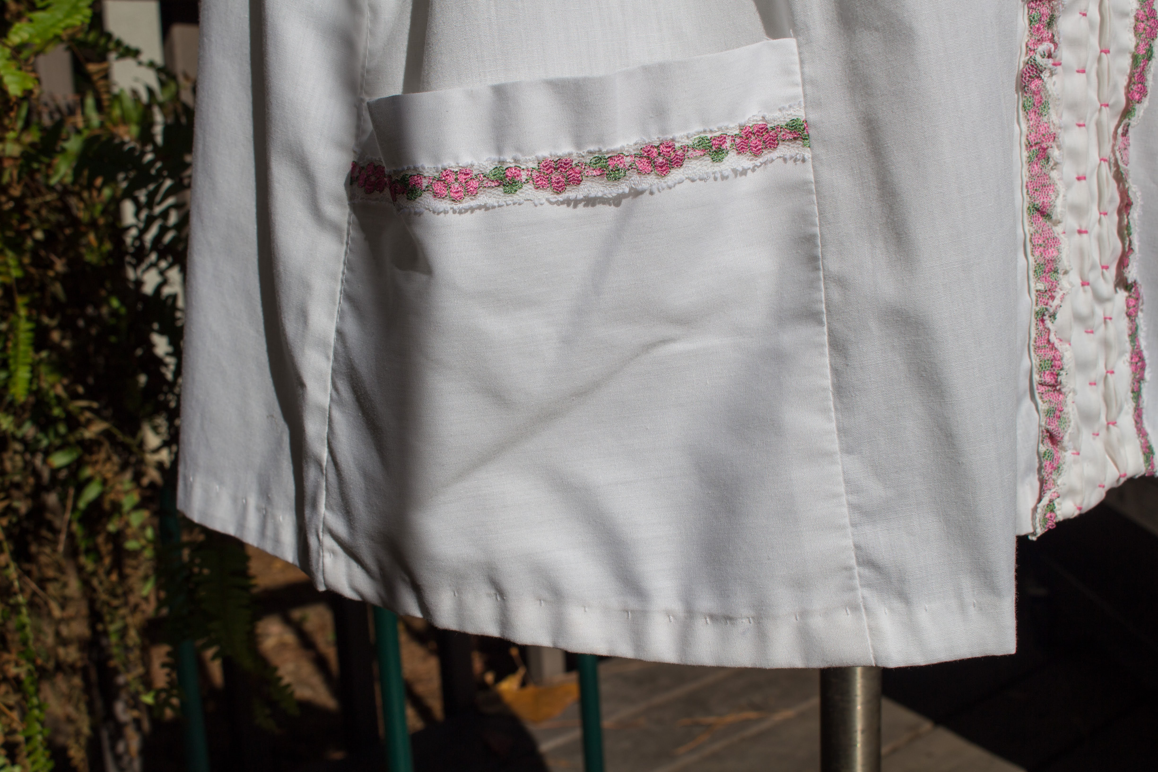 60s/70s Single Stitch Cotton Blouse With Pink Lace Trim - Image 4