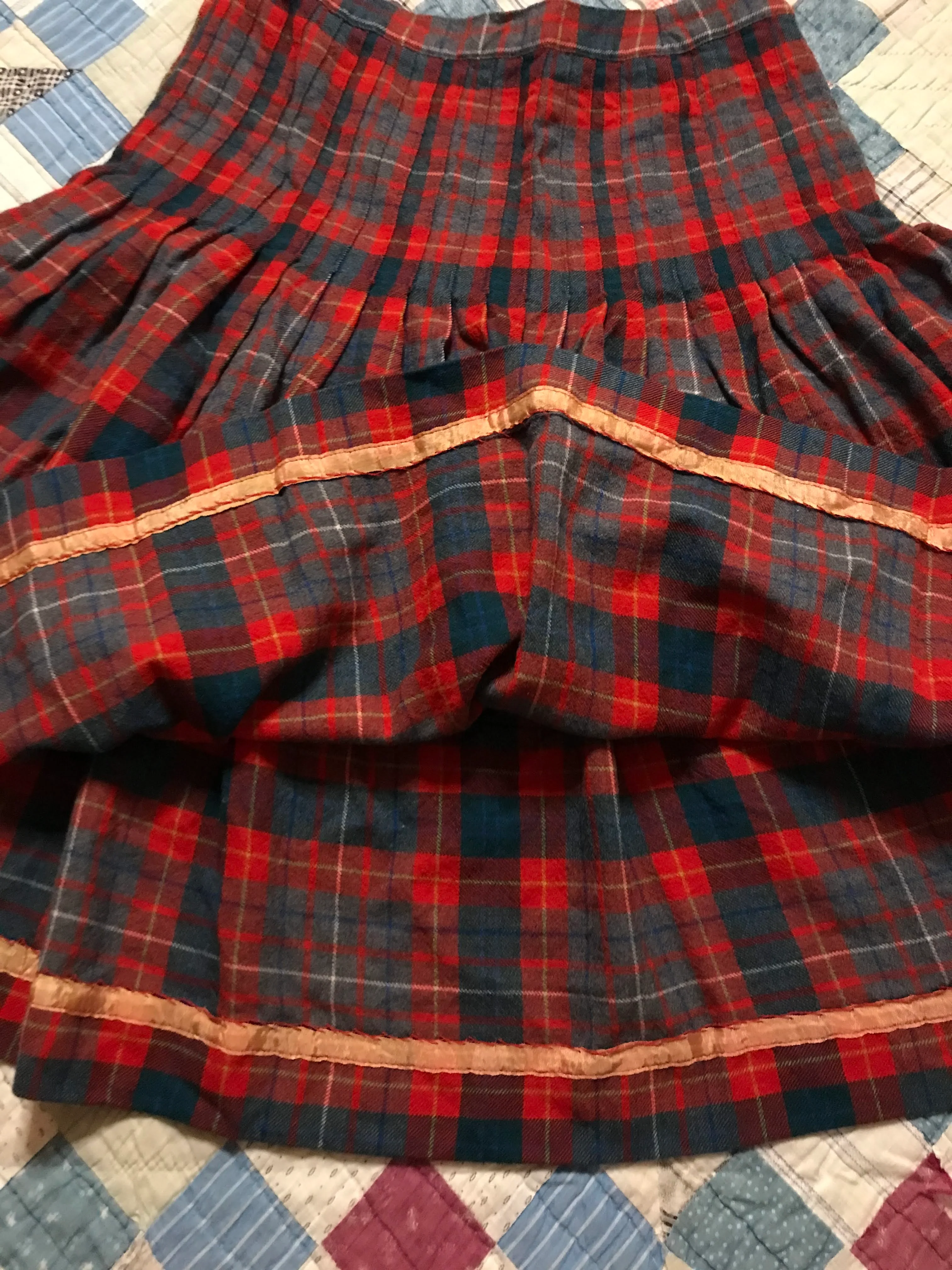 60s/70s Tartan Plaid Pleated Wool Dark Academia Midi Skirt By Surrey Classics of Canada - Image 10