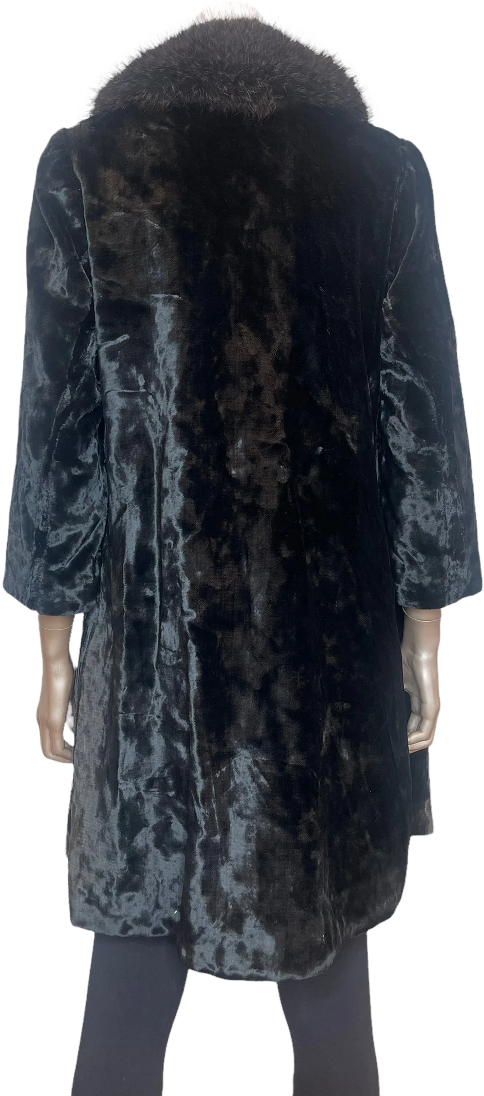 60s/70s Velvet Coat With Fur Trim - Image 2