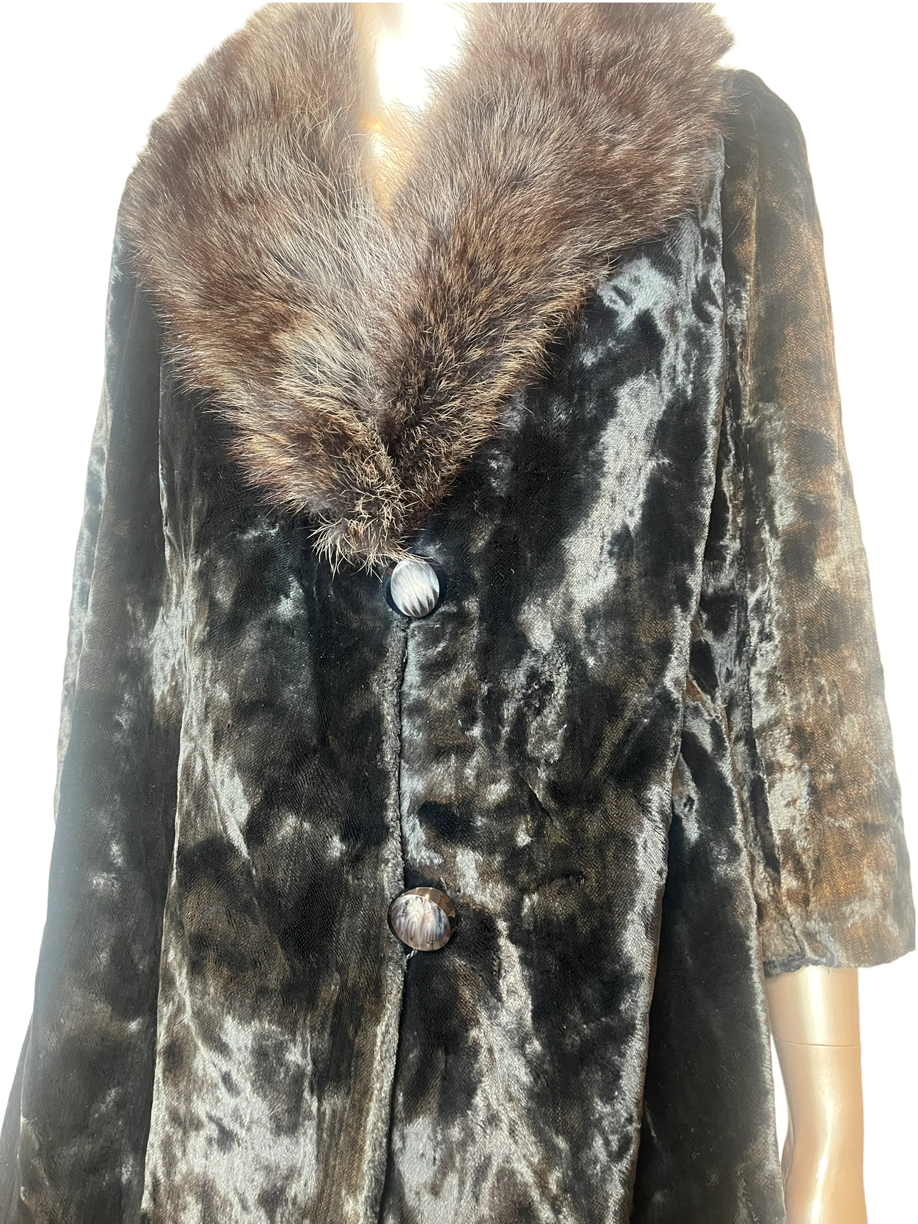 60s/70s Velvet Coat With Fur Trim - Image 3