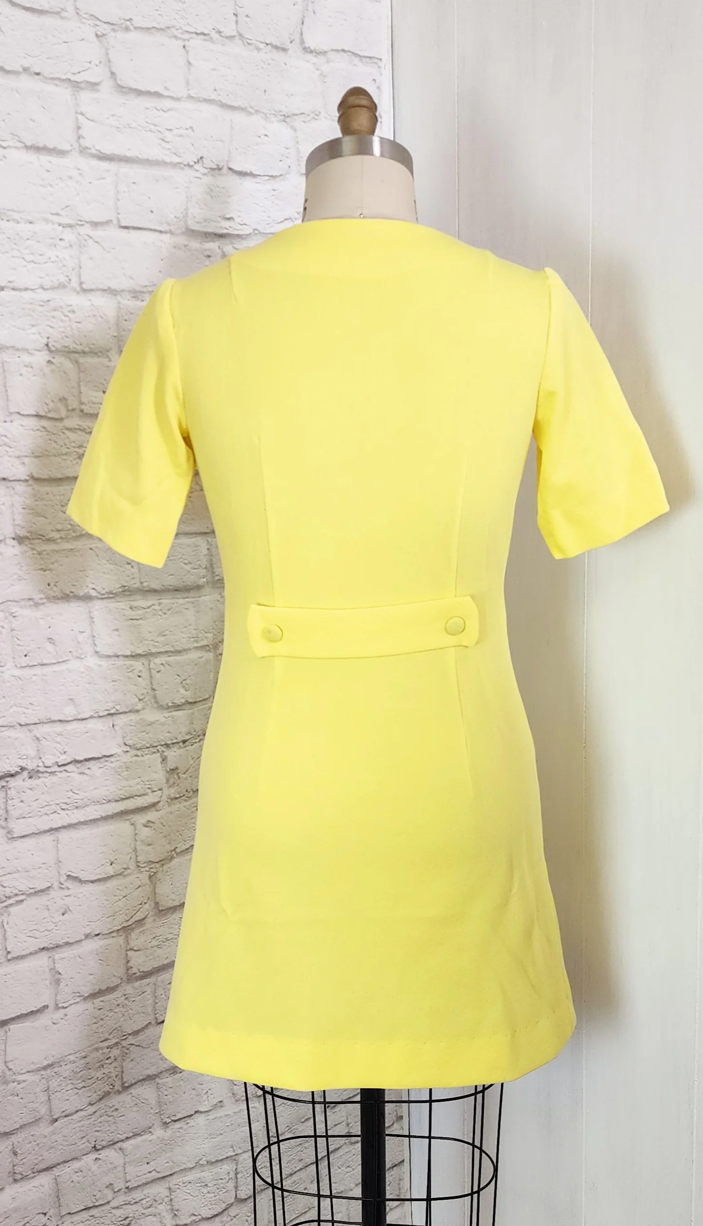 60s/70s Vibrant Yellow Zip Front Scoop Neck Dress - Image 6