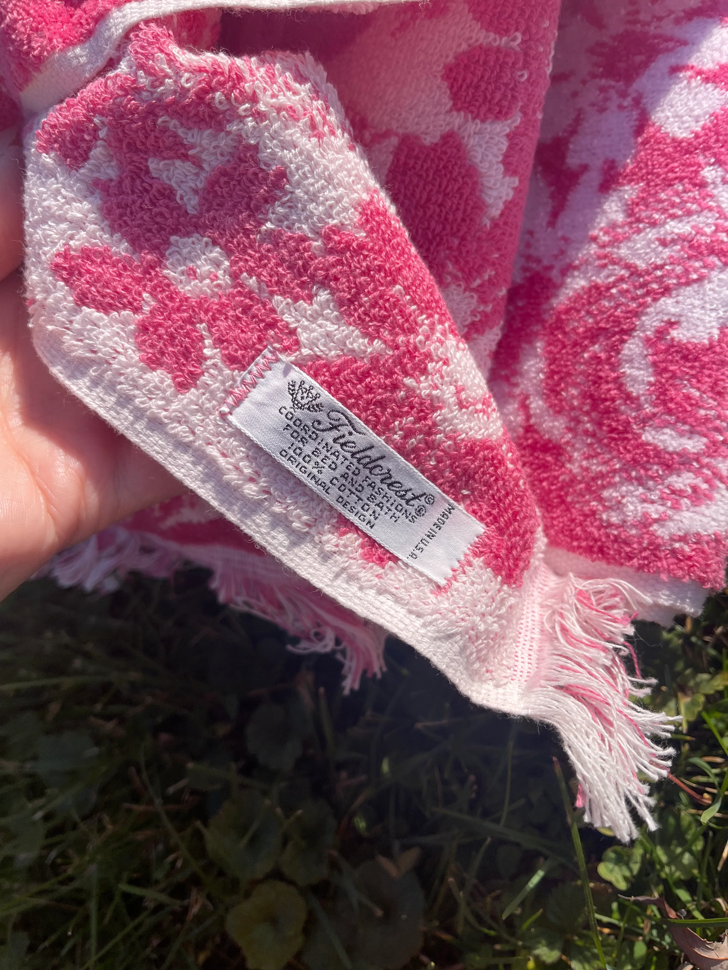 60s/70s Vintage Set Of 3 Pink Cotton Floral Bath Towels By Fieldcrest - Image 2
