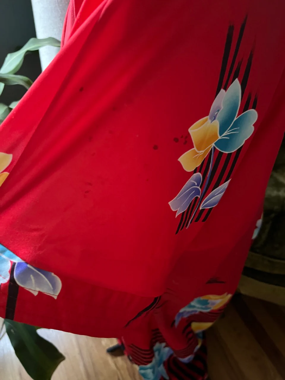 60s/70s Vintage Silky Red Floral Motif Housecoat Smock By Granada - Image 8