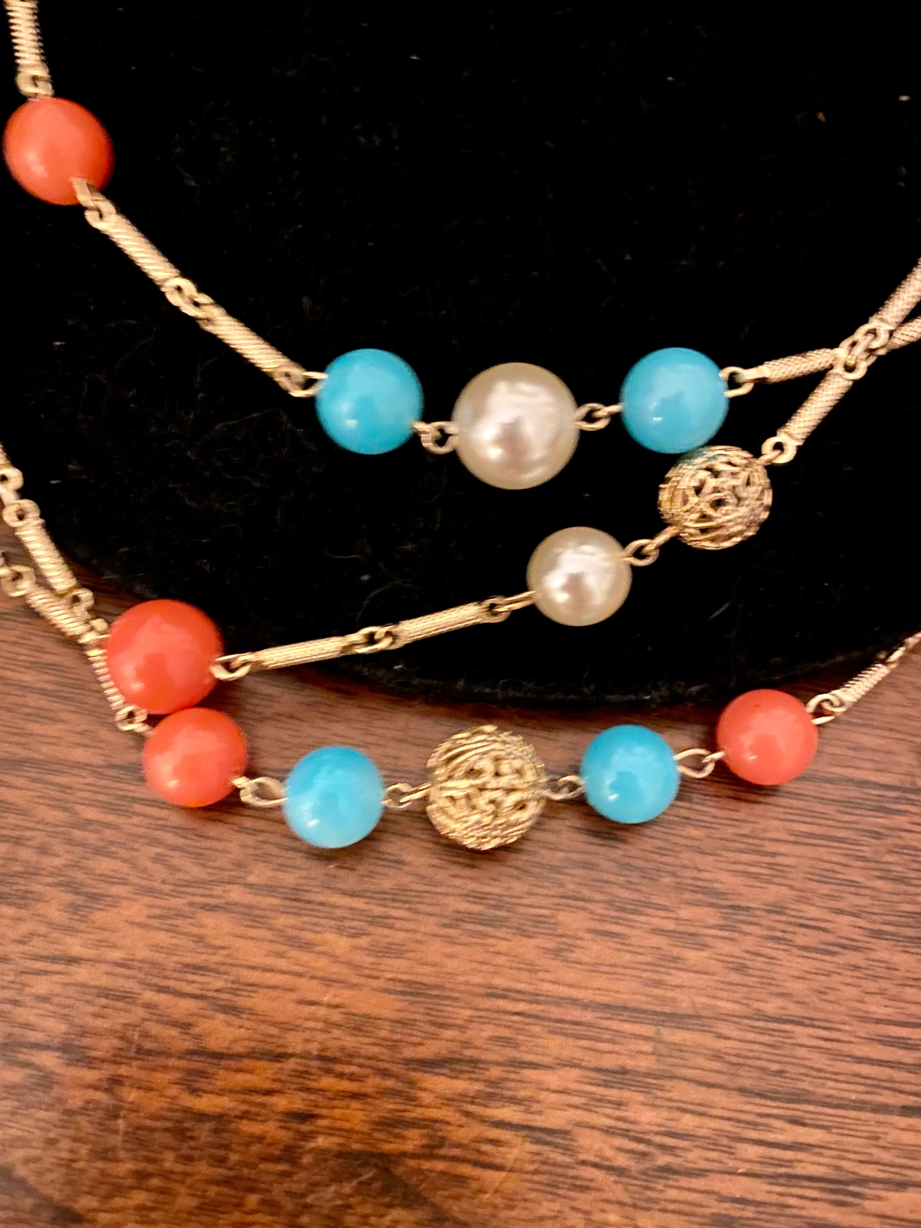 60s/70s Vtg Beaded Gold Colored 3 String Necklace Funky - Image 3
