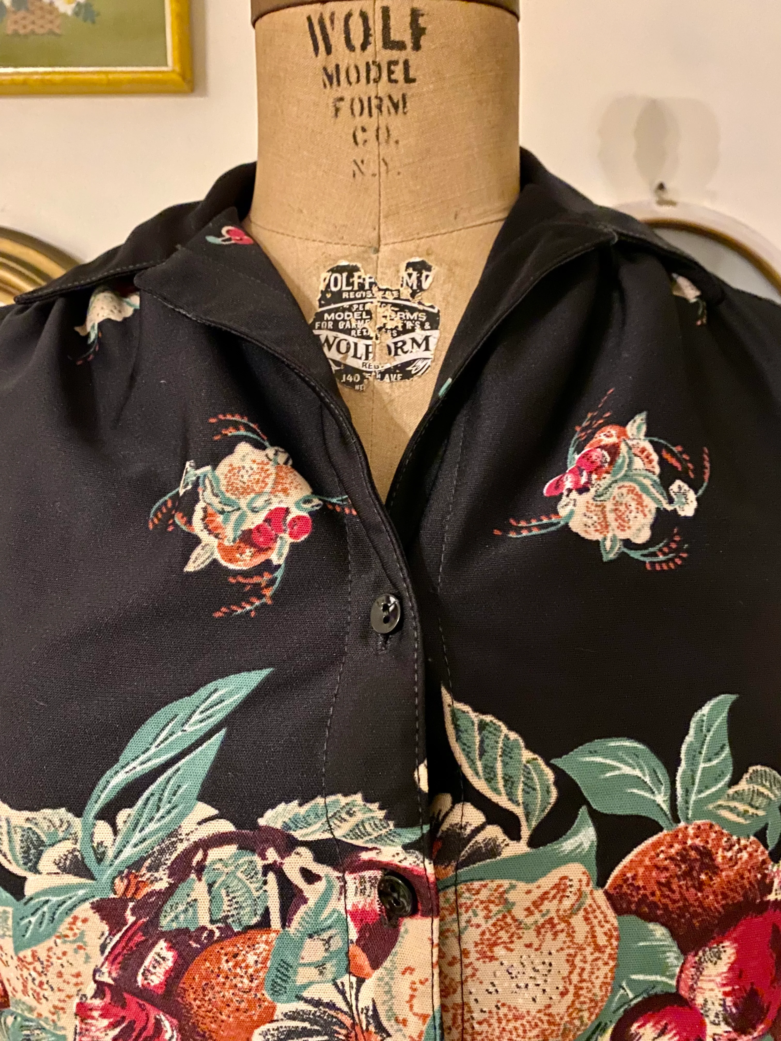 60s/70s Vtg Black Cherry Pattern Rockabilly Style Blouse - Image 4