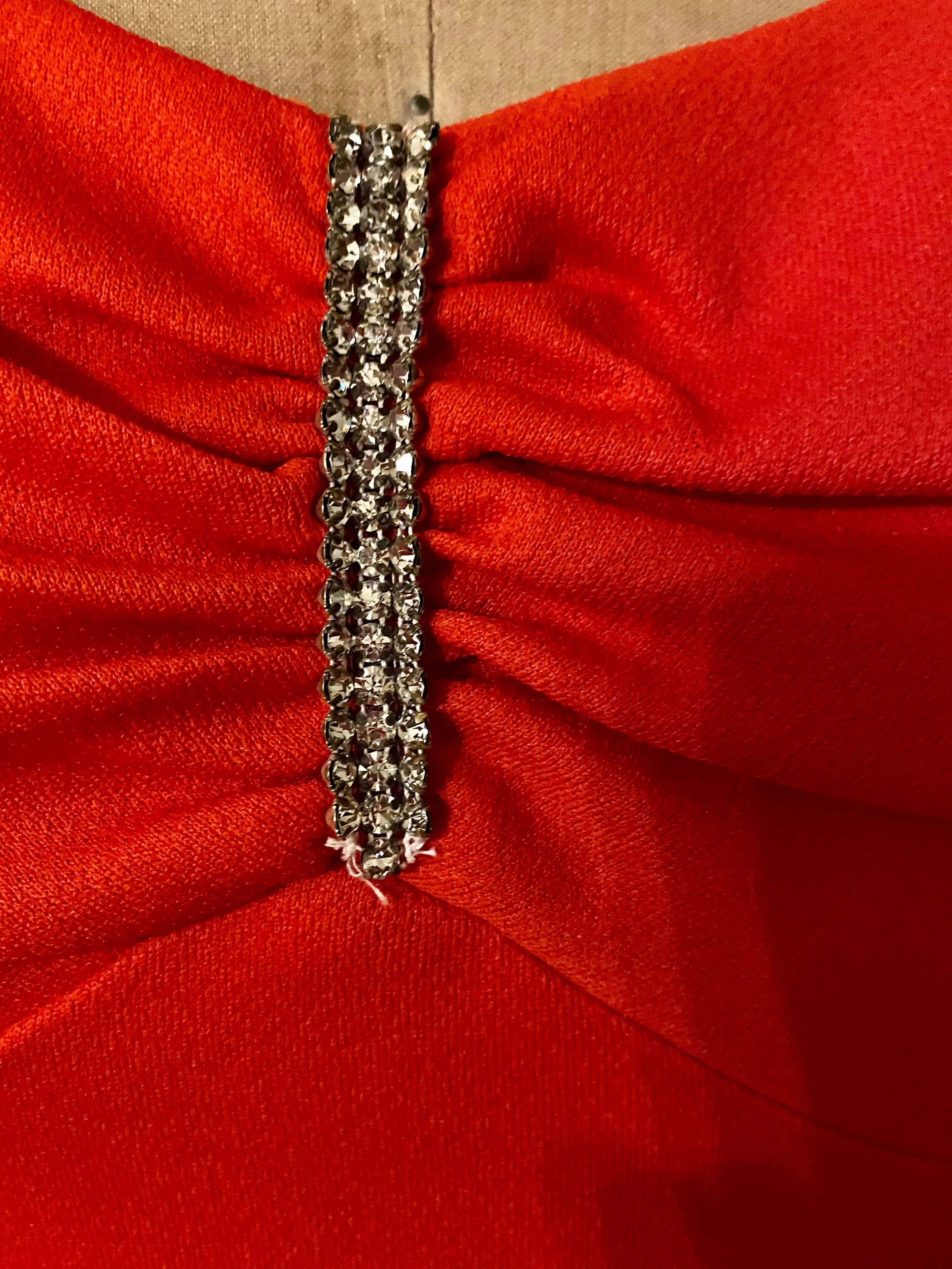 60s/70s Vtg Holiday Red Fitted Maxi Dress Gown W Collar - Image 5