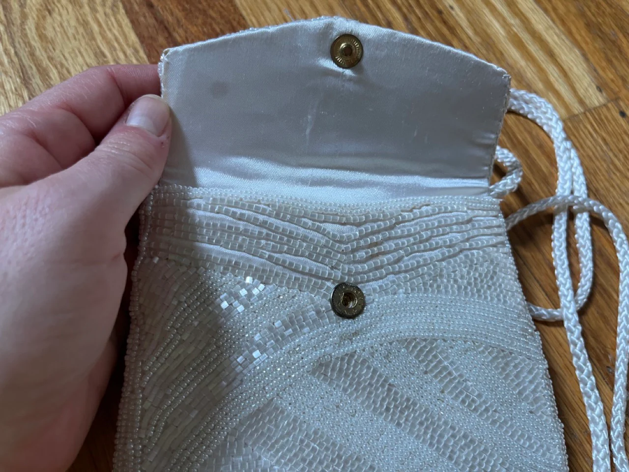 60s/70s White Beaded Handbag Purse Clutch With Long Strap By La Regale Ltd - Image 3