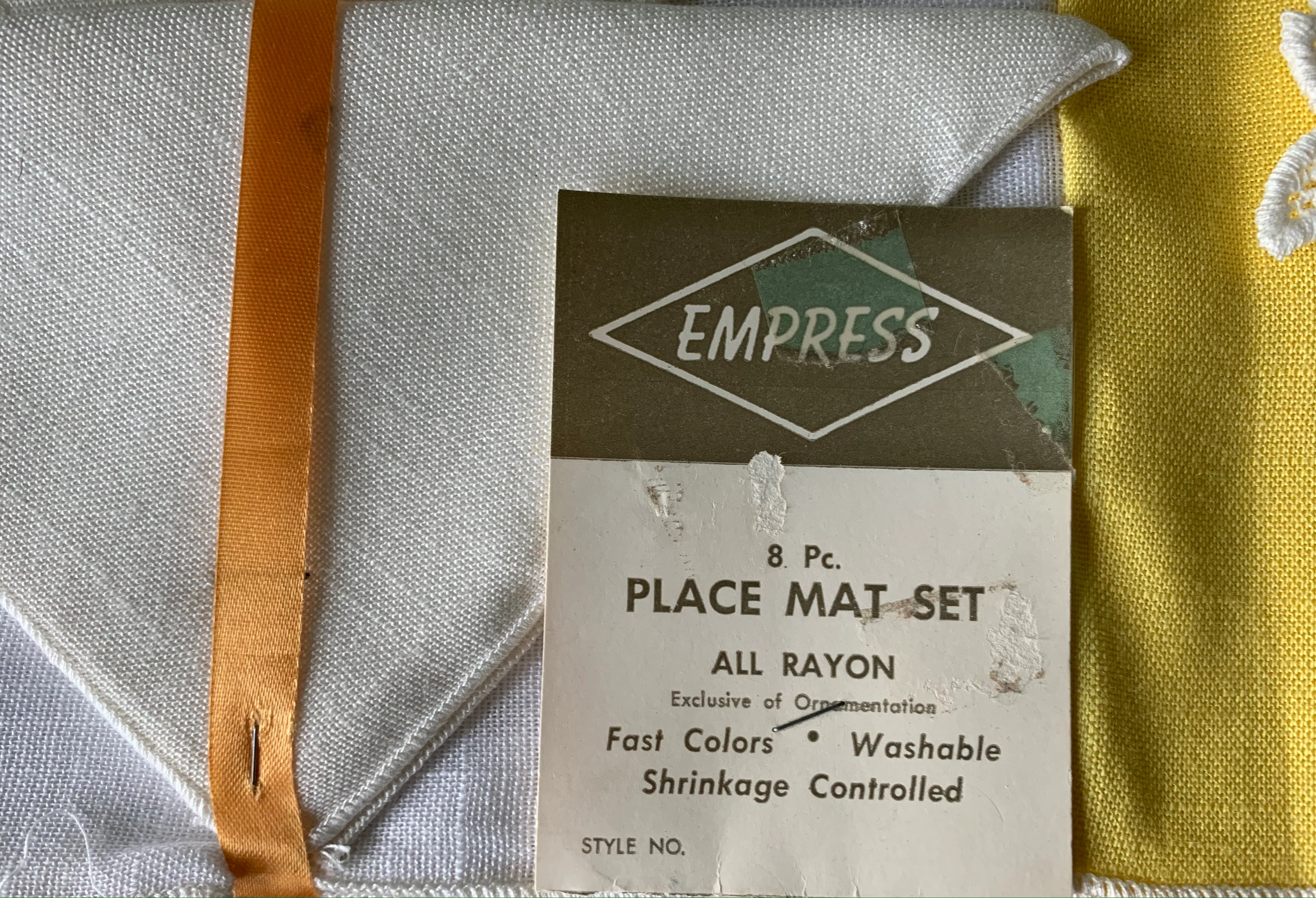 60s/70s Yellow And White Rayon Placemat And Napkin Set By Empress - Image 2