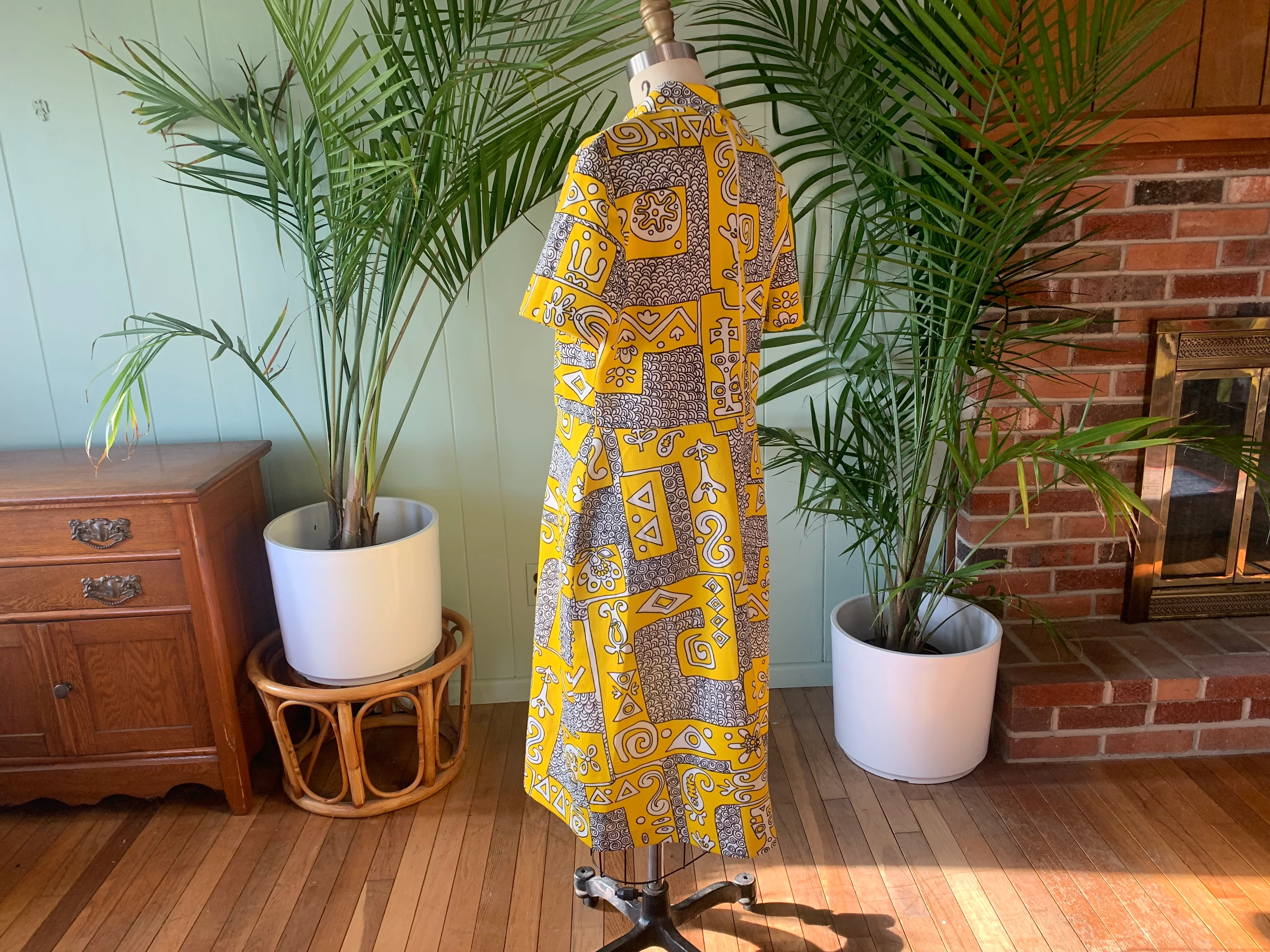 60s/70s Yellow Black White Double Knit Keyhole Neck Dress - Image 6