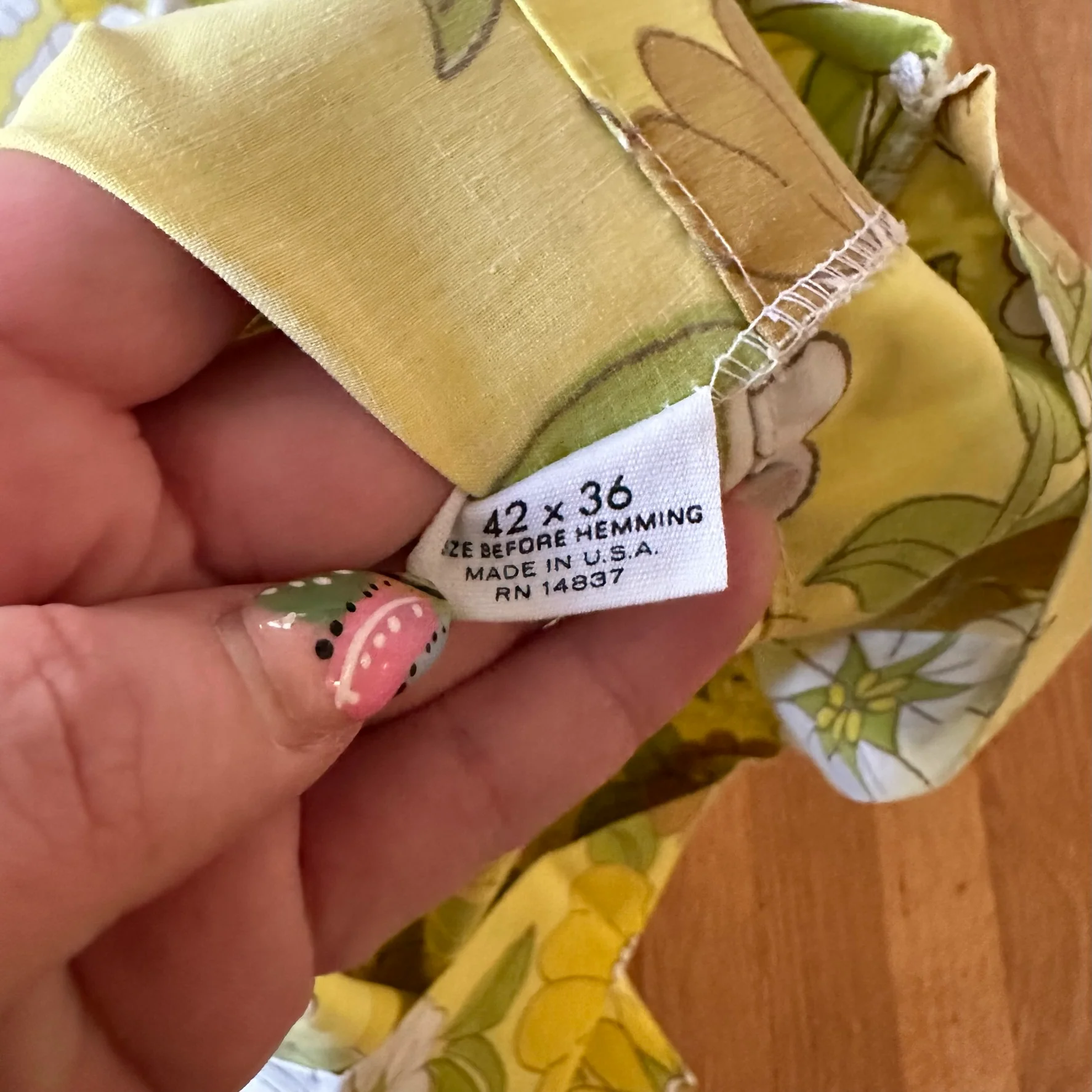 60s/70s Yellow Green White Floral Pillowcase Set - Image 5