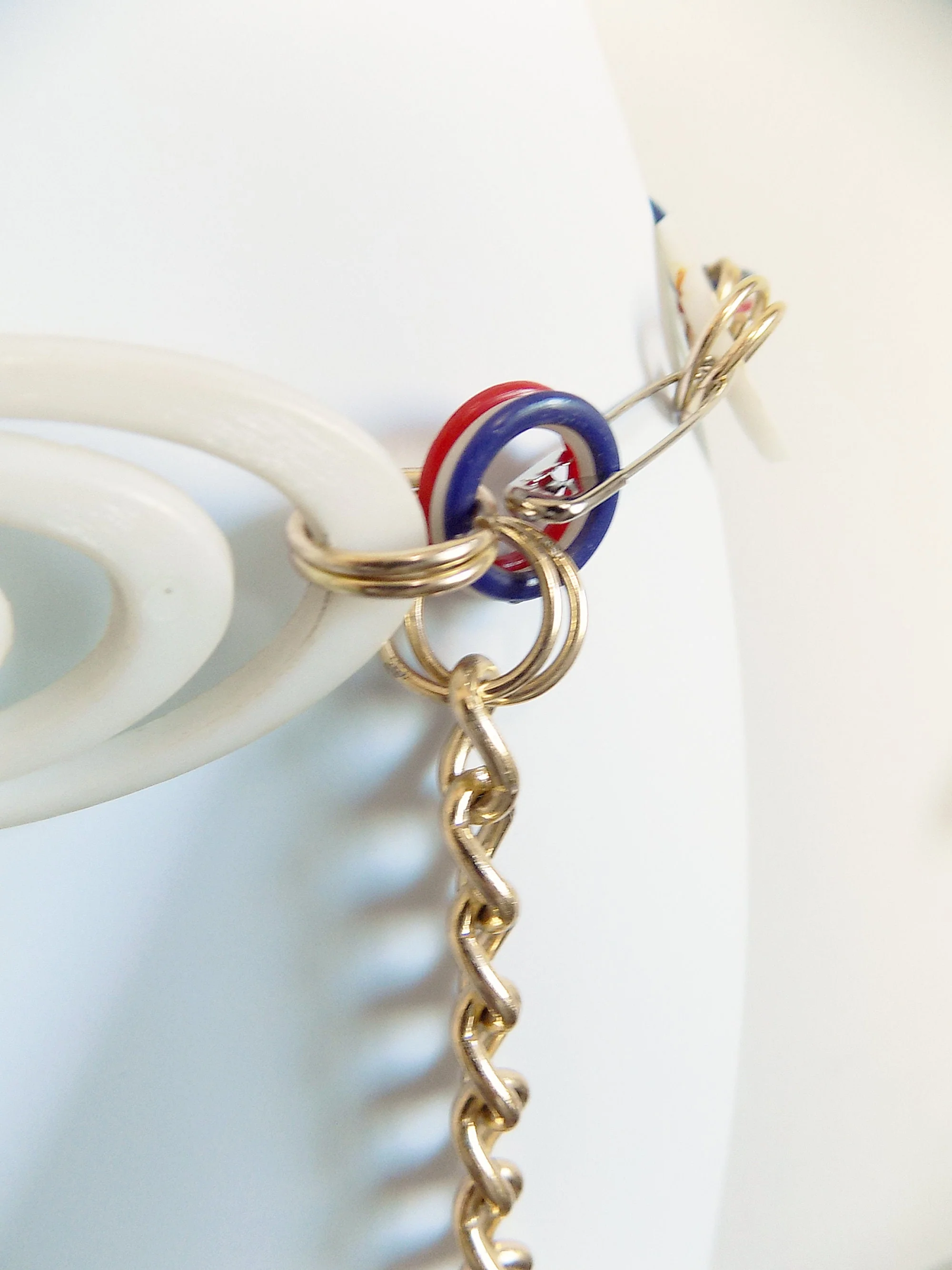 60s Adjustable Plastic and Metal Hip Hugger Link Belt Patriotic Red White and Blue Jeans Mod - Image 4