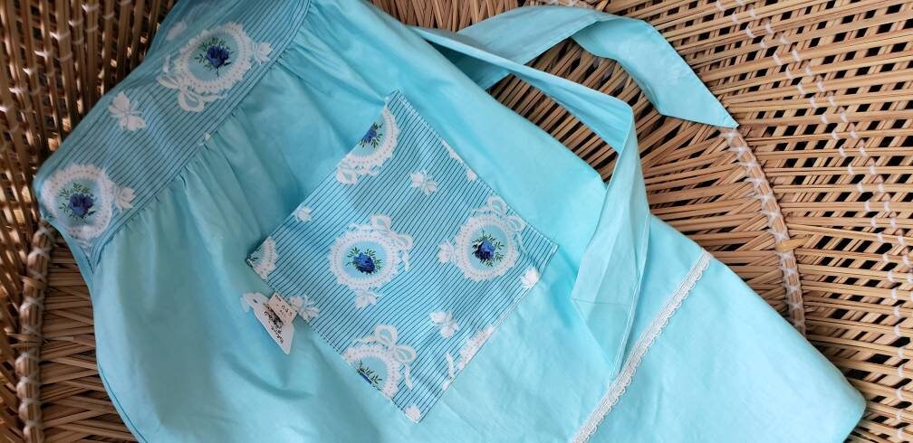60s Aqua Blue Half Vintage Roses and Butterflies Floral Apron Single Pocket - Image 7