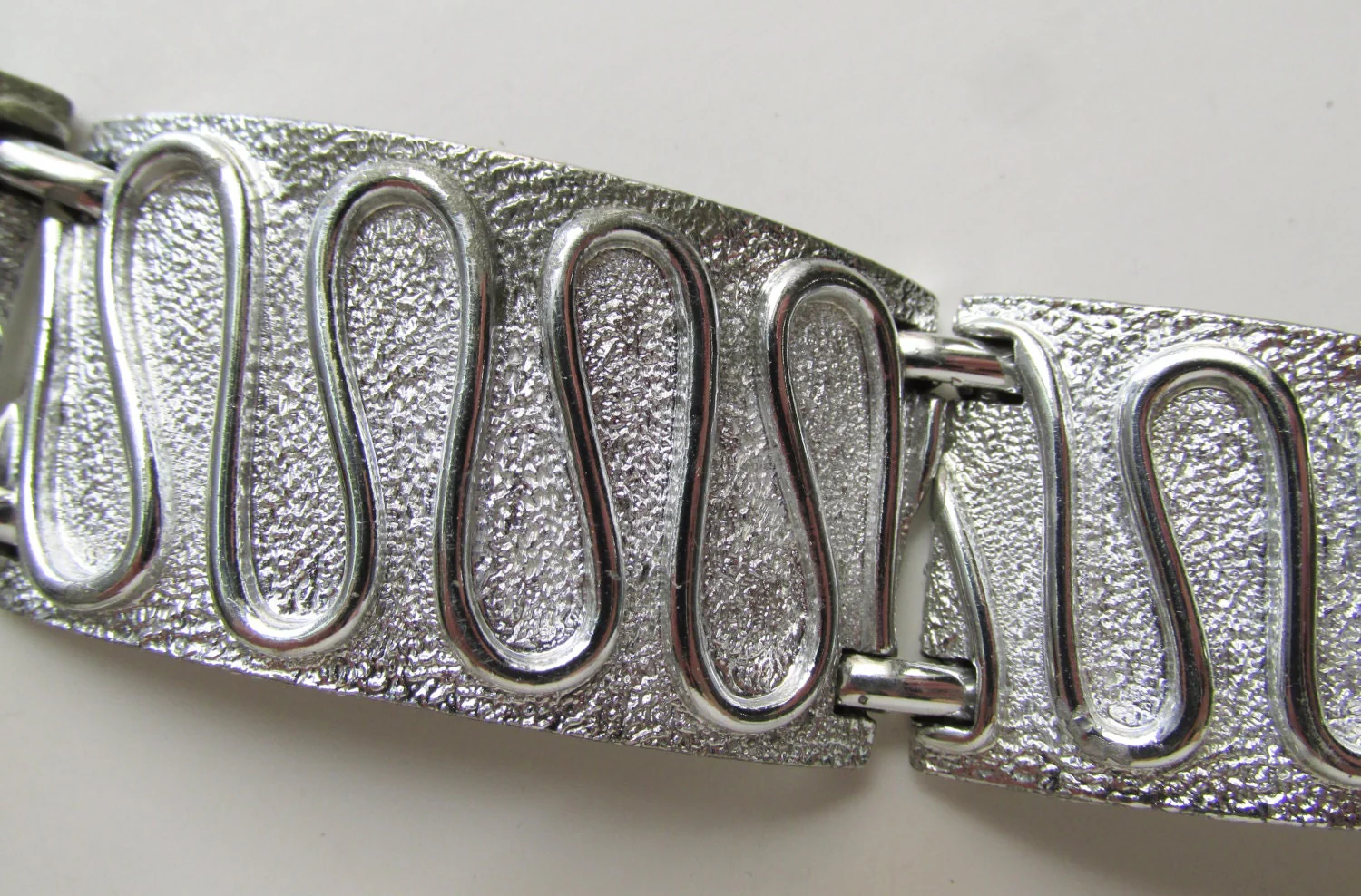 60s Arty Mod Sara Cov Bracelet and Matching Earrings Abstract - Image 3