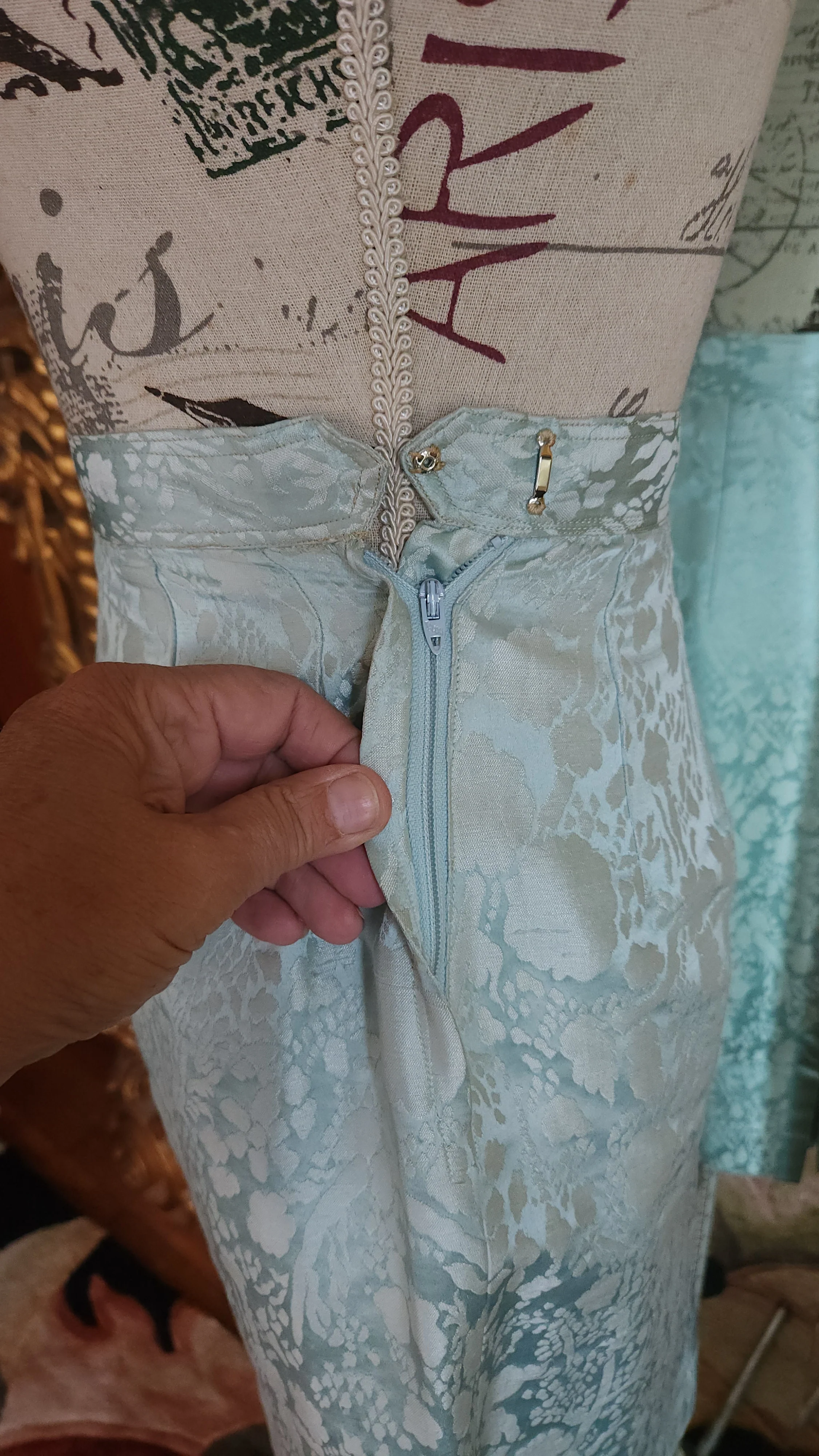 60s Baby Blue Silk Jacquard Skirt Suit By Royal Lynne - Image 9