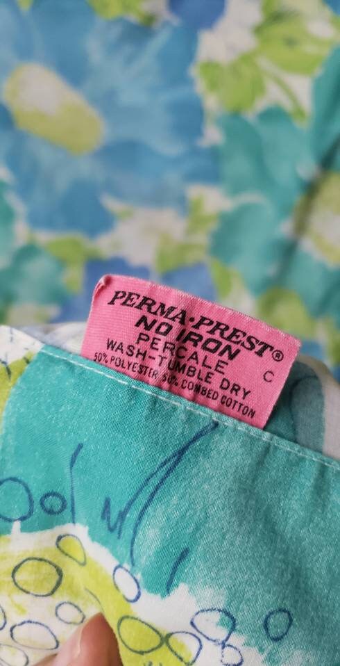 60s Blue Floral Perma-Prest Pillowcases Set of 2 - Image 6