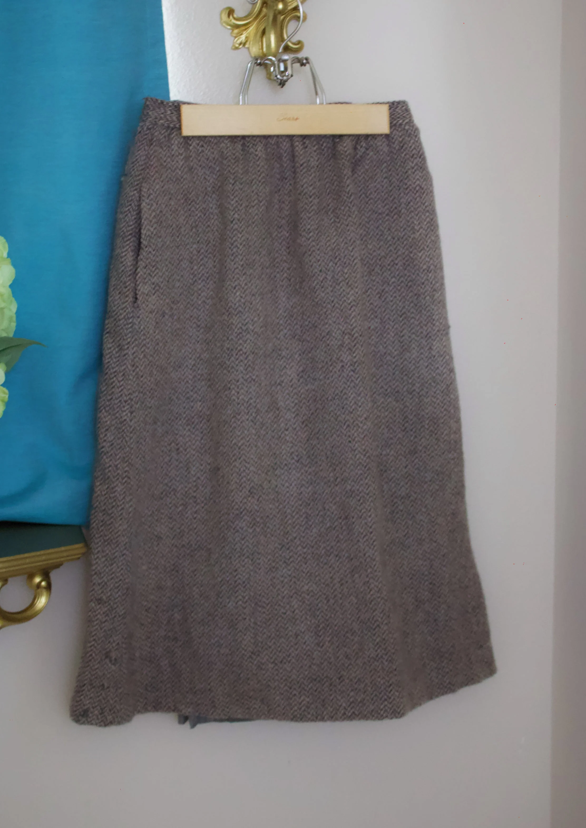60s Chevron Tweedwool Skirt with Zipper Fastener and Pockets by  Evan Picone - Image 2