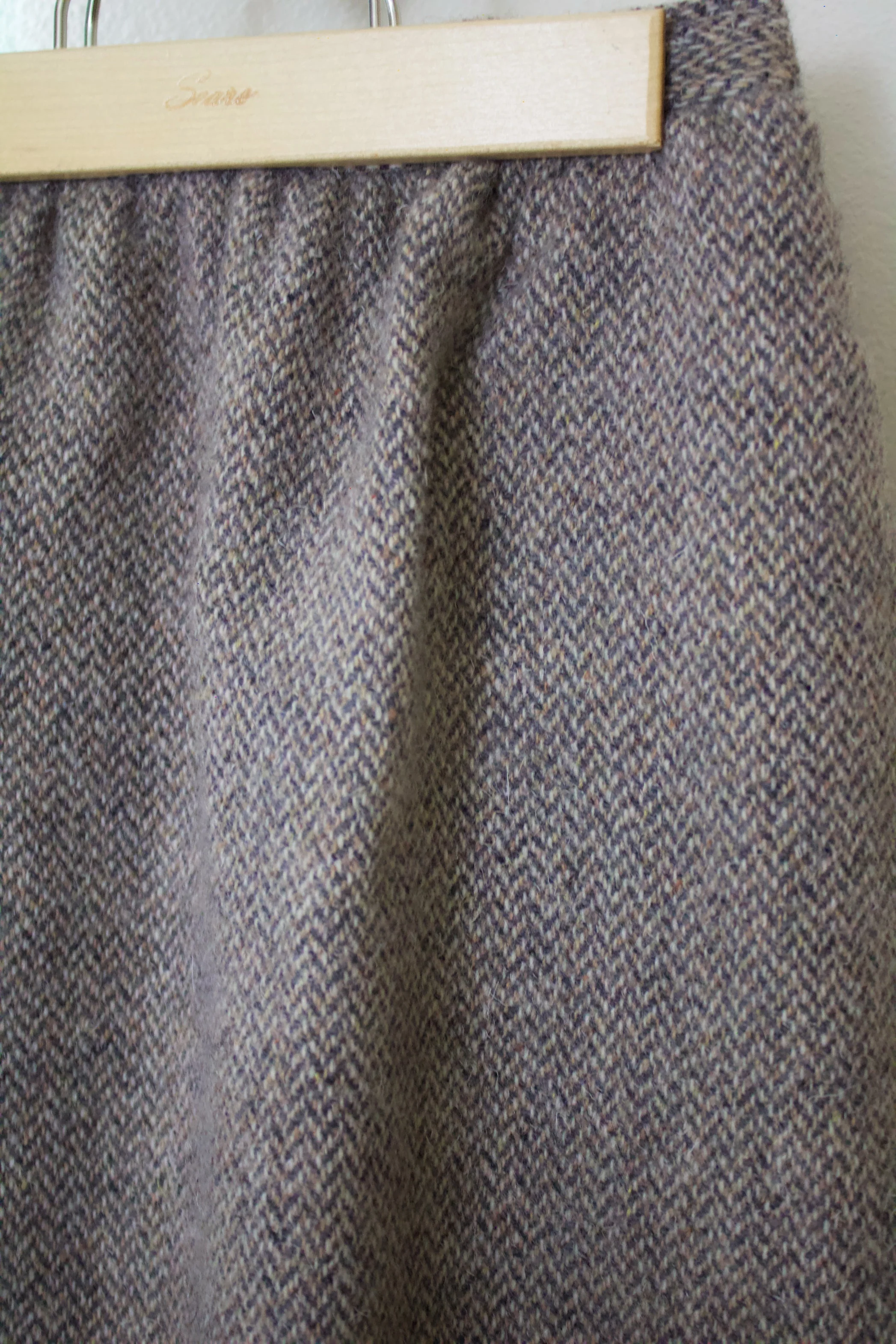 60s Chevron Tweedwool Skirt with Zipper Fastener and Pockets by  Evan Picone - Image 4