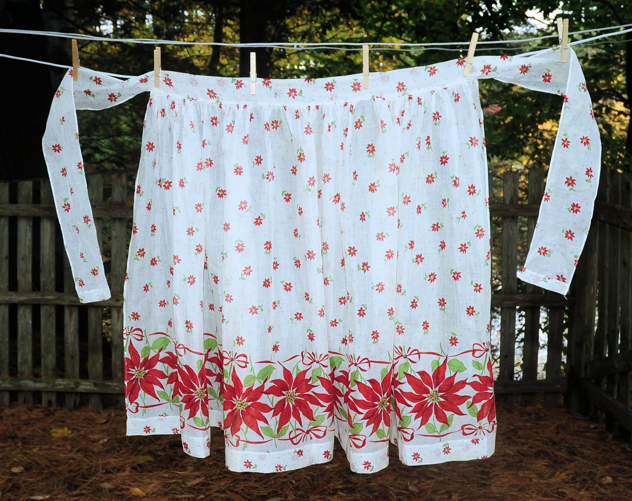 60s Christmas Apron Rare Long Midi Length Poinsettias - Image 3