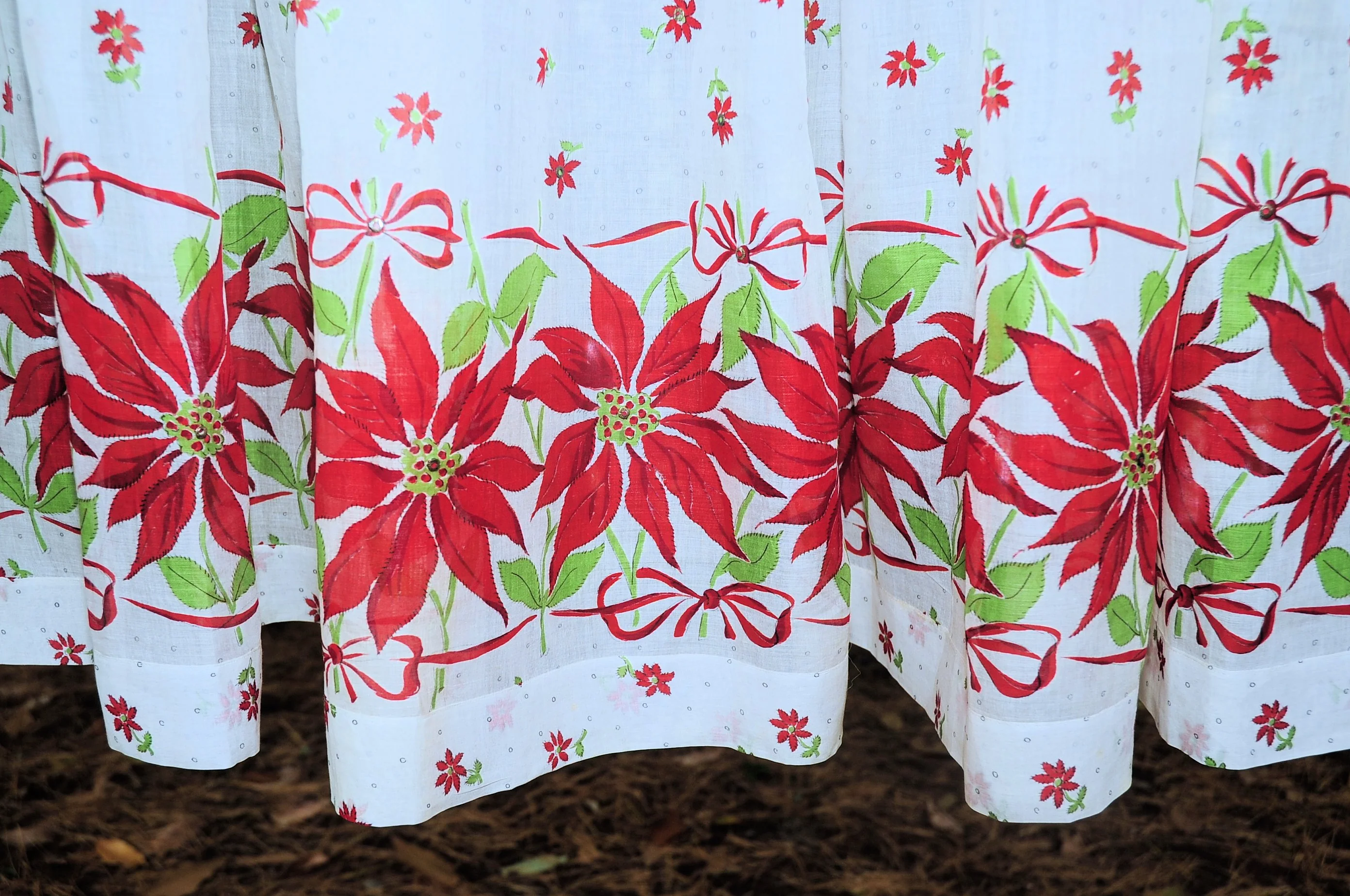 60s Christmas Apron Rare Long Midi Length Poinsettias - Image 5