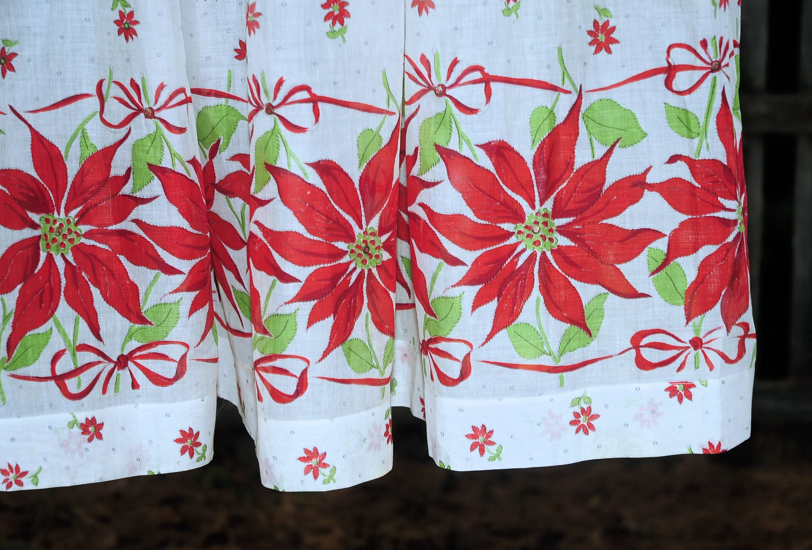 60s Christmas Apron Rare Long Midi Length Poinsettias - Image 8