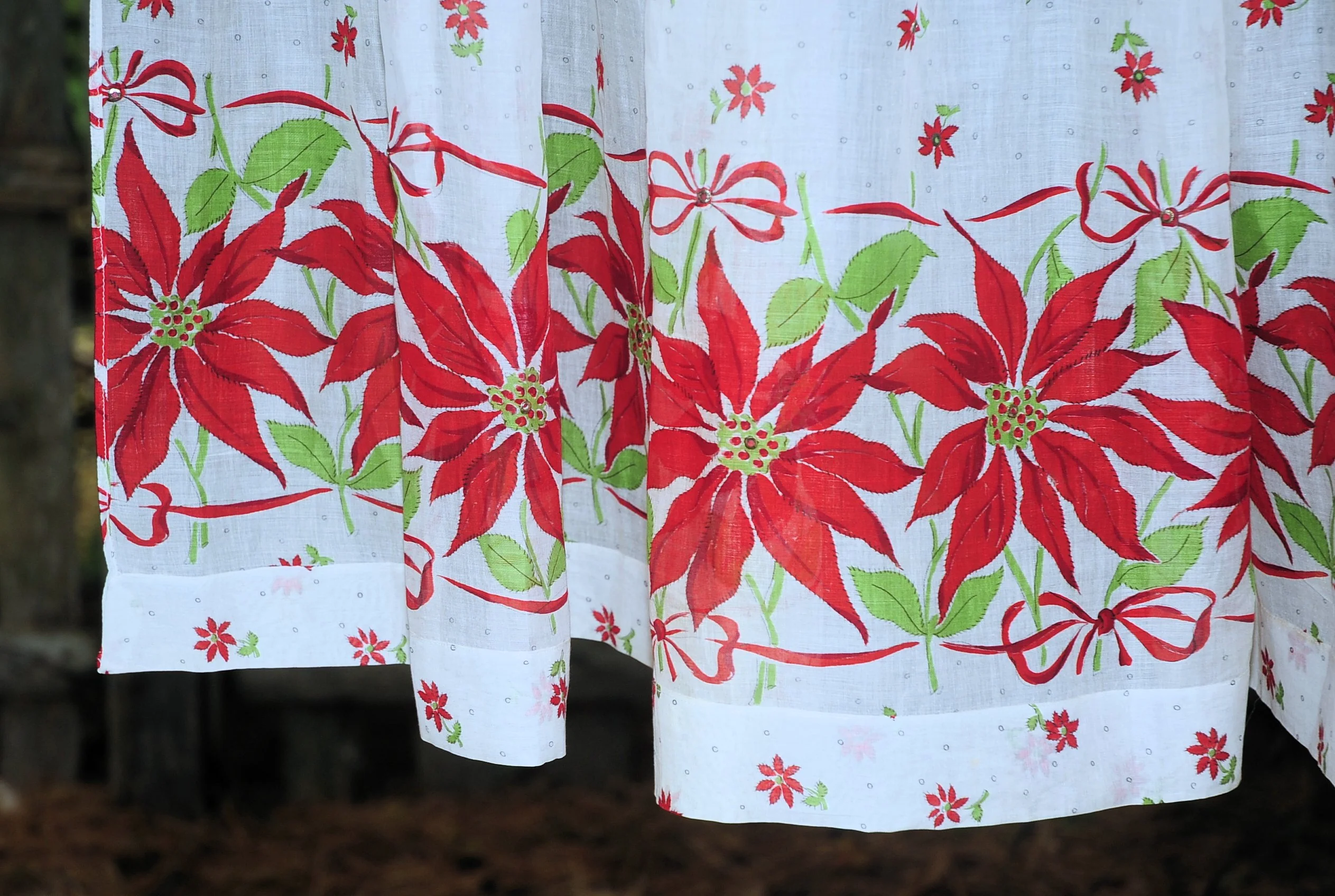 60s Christmas Apron Rare Long Midi Length Poinsettias - Image 9