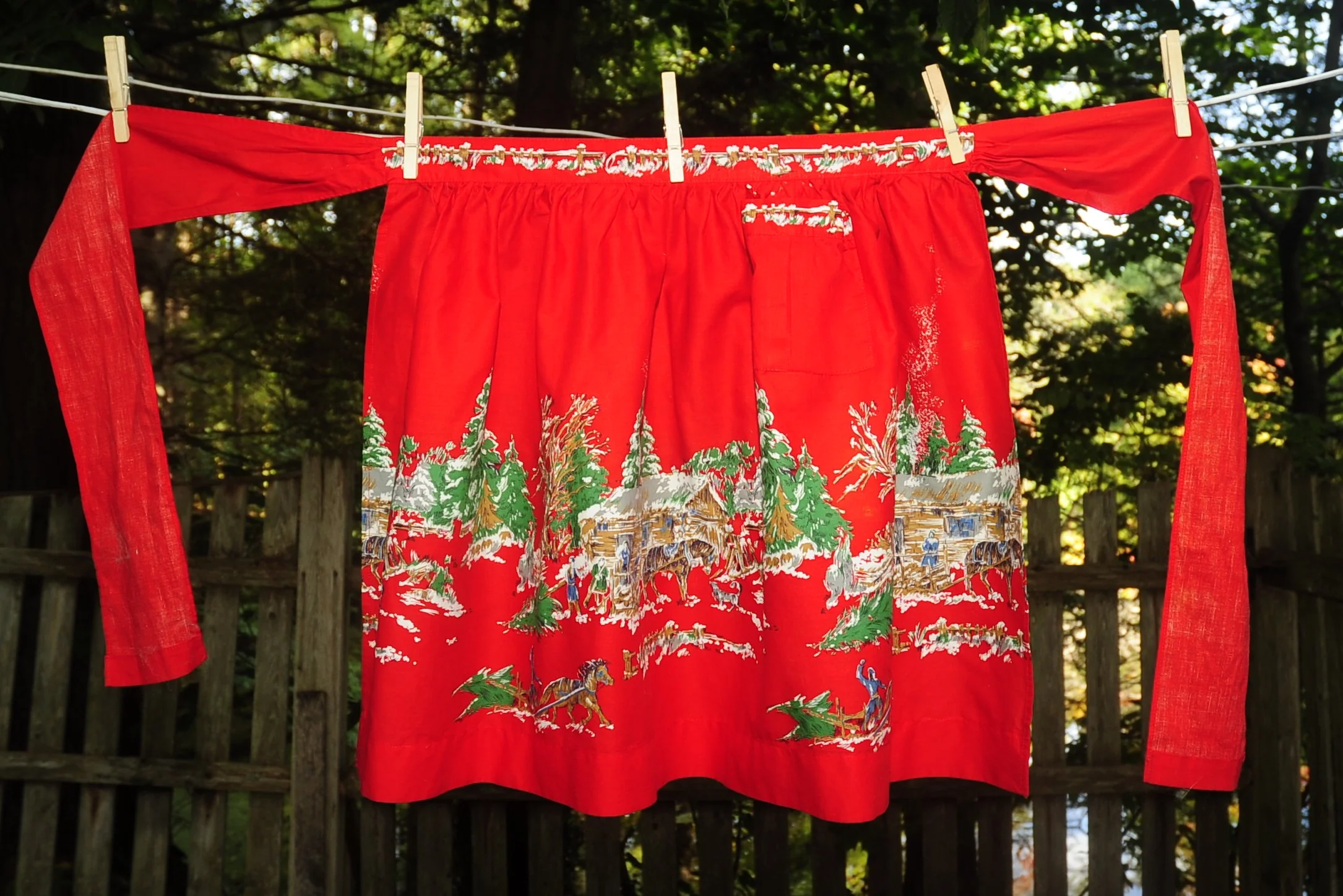 60s Christmas Half Apron Country Cabin Christmas Trees - Image 3