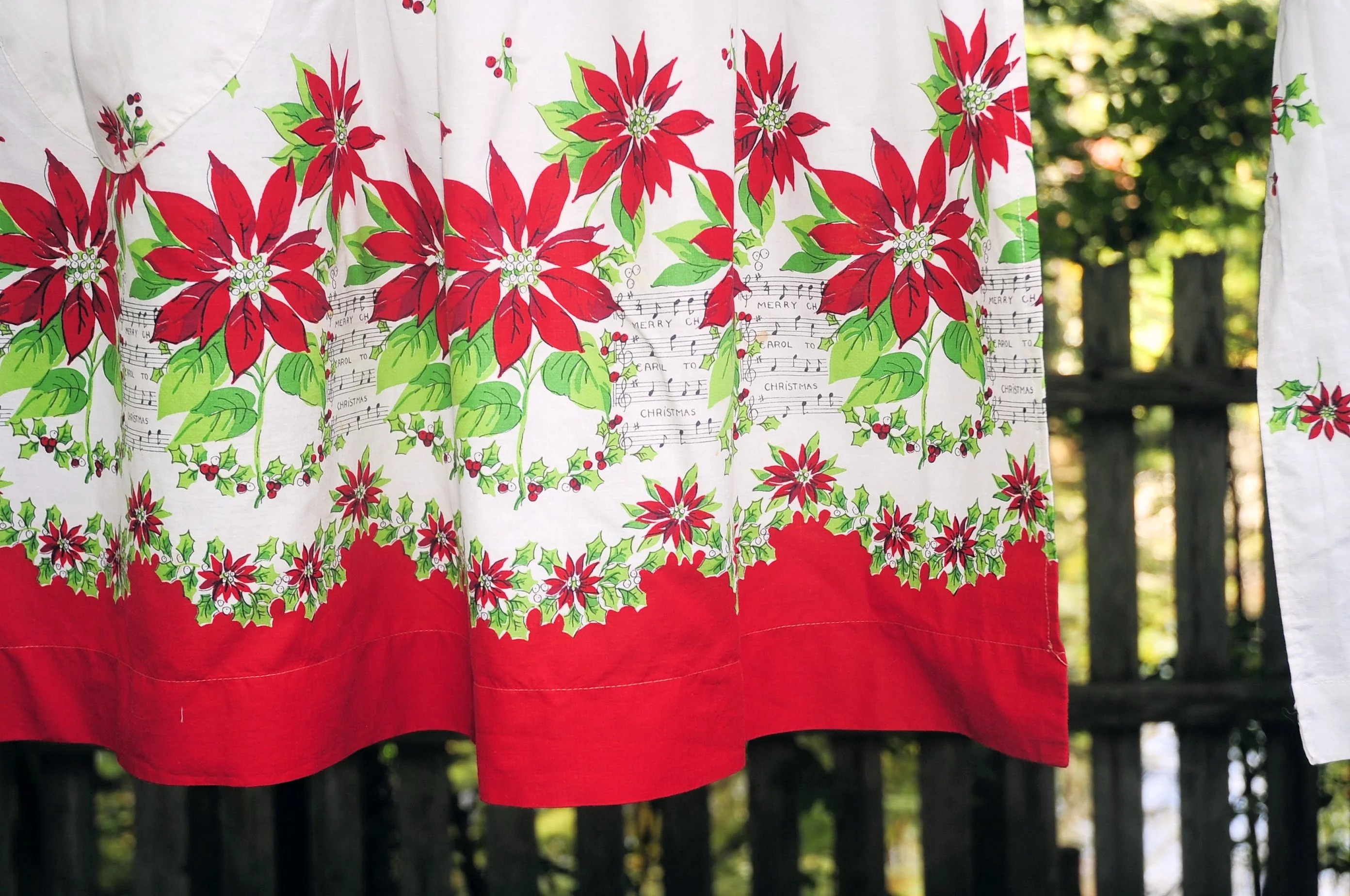 60s Christmas Poinsettia Hostess Apron Sheet Music - Image 5