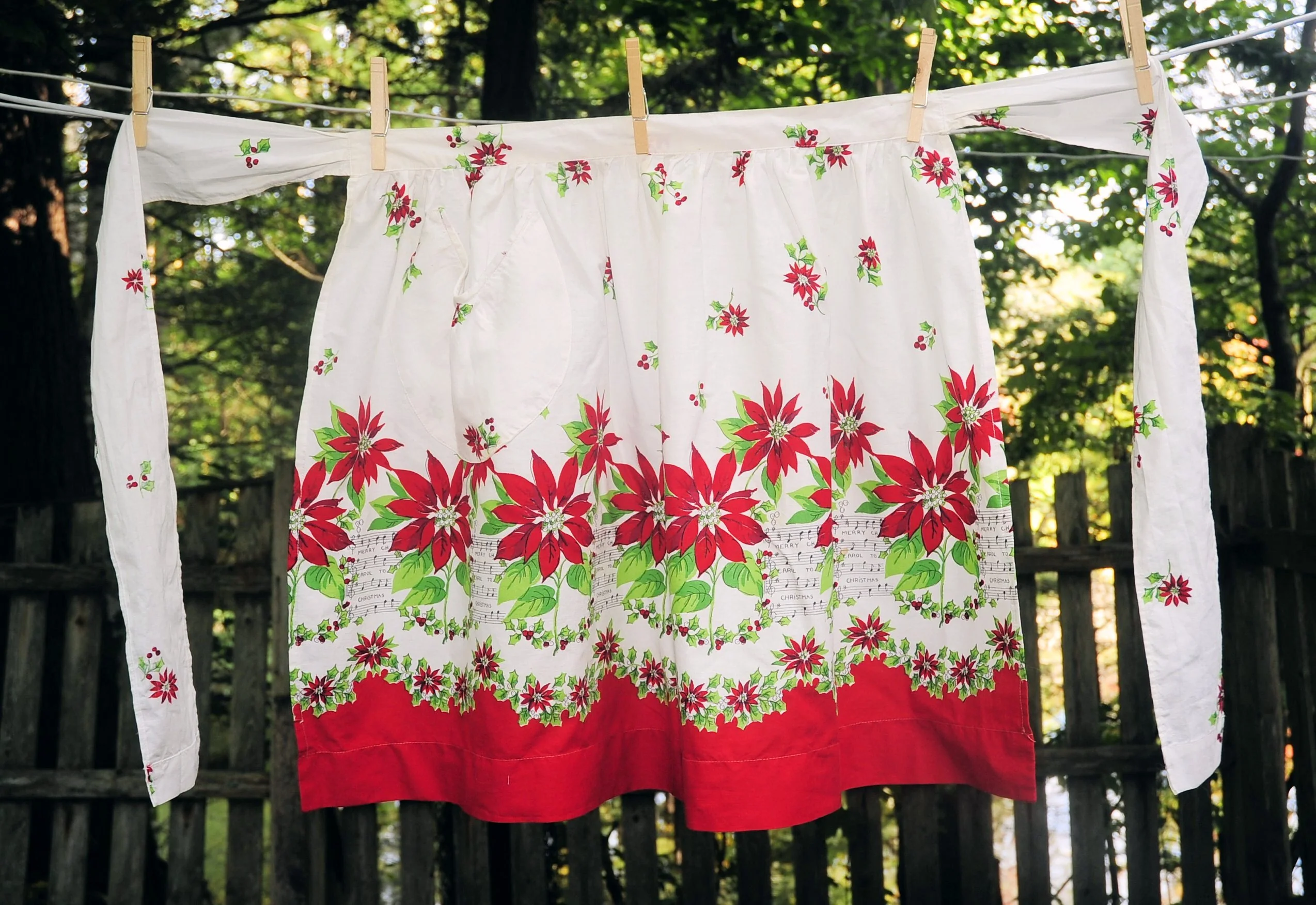 60s Christmas Poinsettia Hostess Apron Sheet Music - Image 9