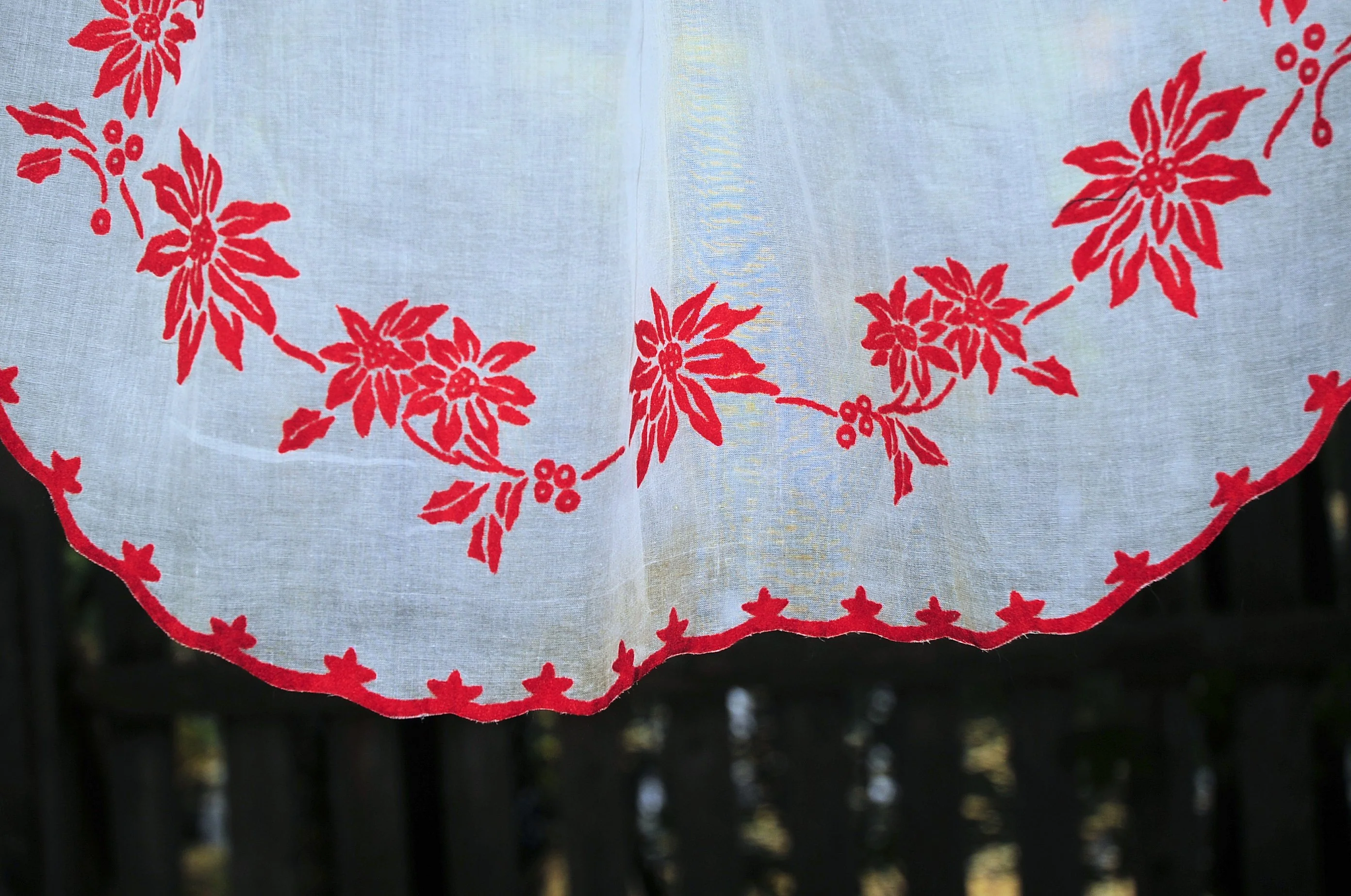 60s Christmas Red Flocked Illusion Apron Shoelacewaist - Image 9