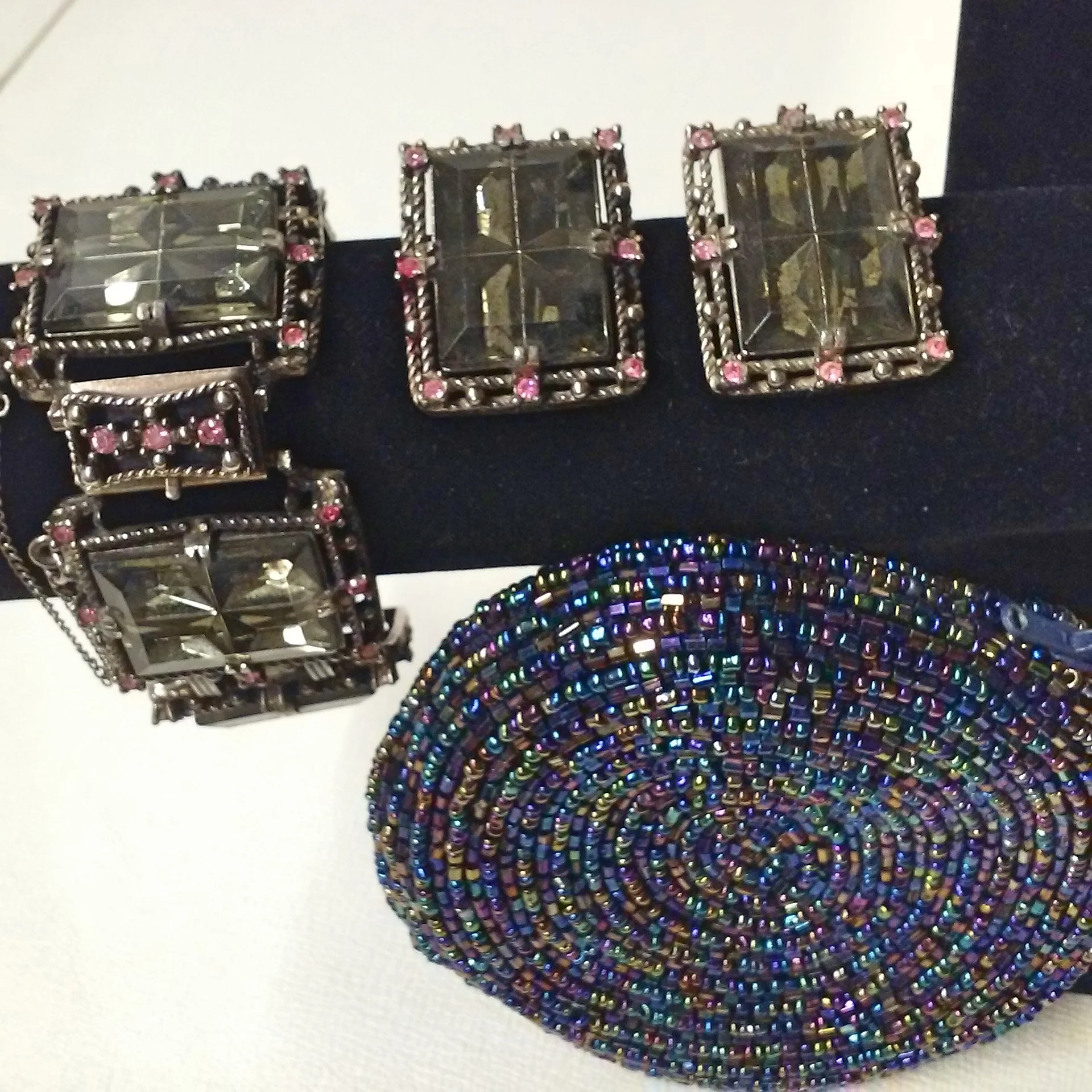 60s Chunky Facet Glass Bracelet Matching Clip Earring By Unmarked Costume Jewelry Set with Beaded Pouch - Image 7