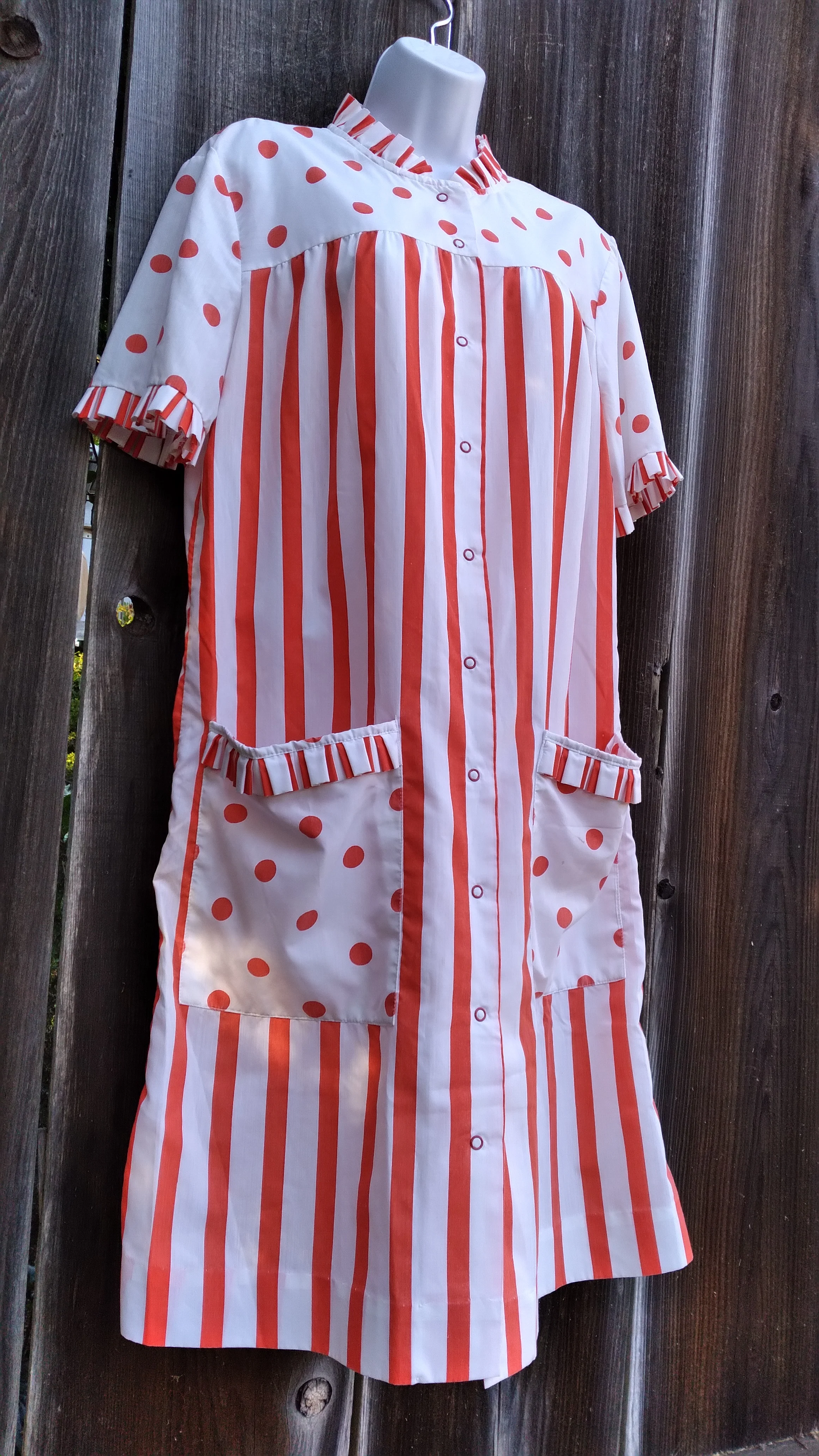 60s Clowncore Polka Dot Striped Ruffled House Coat By Models Coat - Image 6