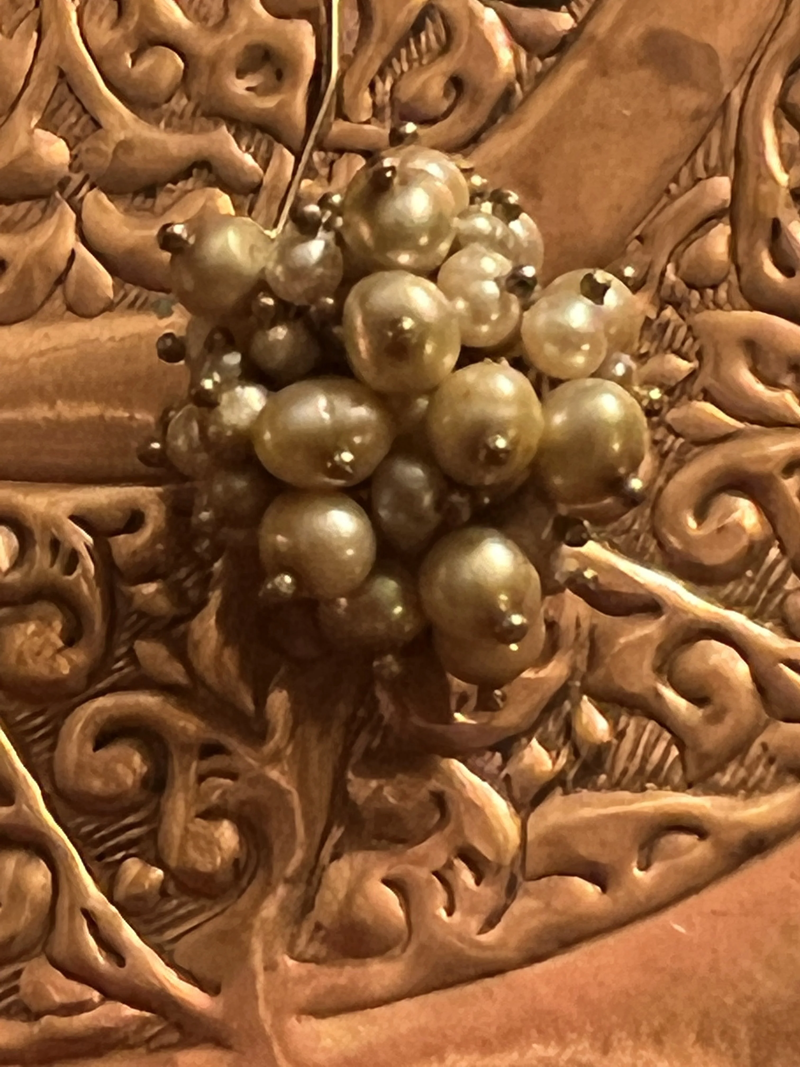 60s Cluster Of Pearls Clip On Earrings - Image 3
