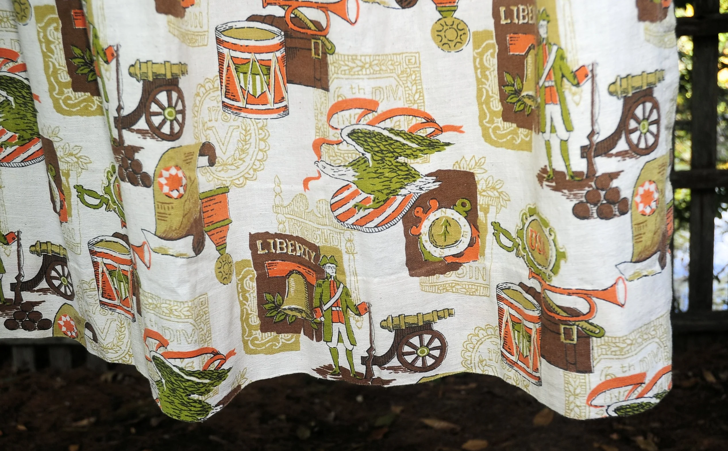 60s Colonial Print Short Drape 24" X 30" & Valence Set - Image 12