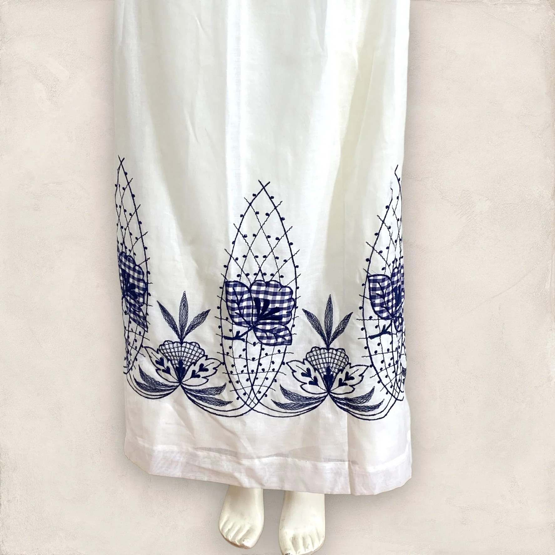 60s Deadstock Embroidered Maxi Skirt By Malbe - Image 3