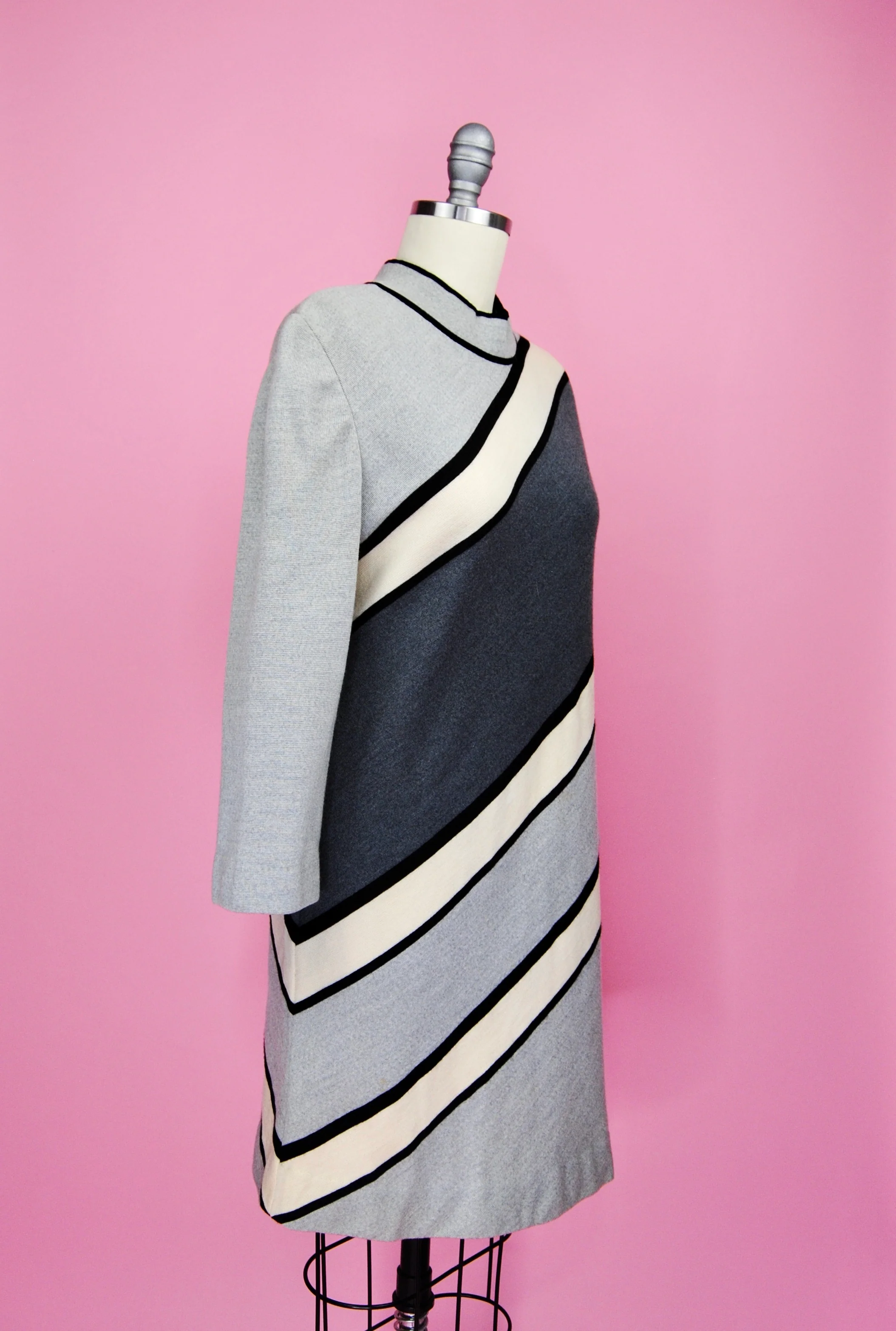 60s Diagonal Striped Gray Wool Dress - Image 11
