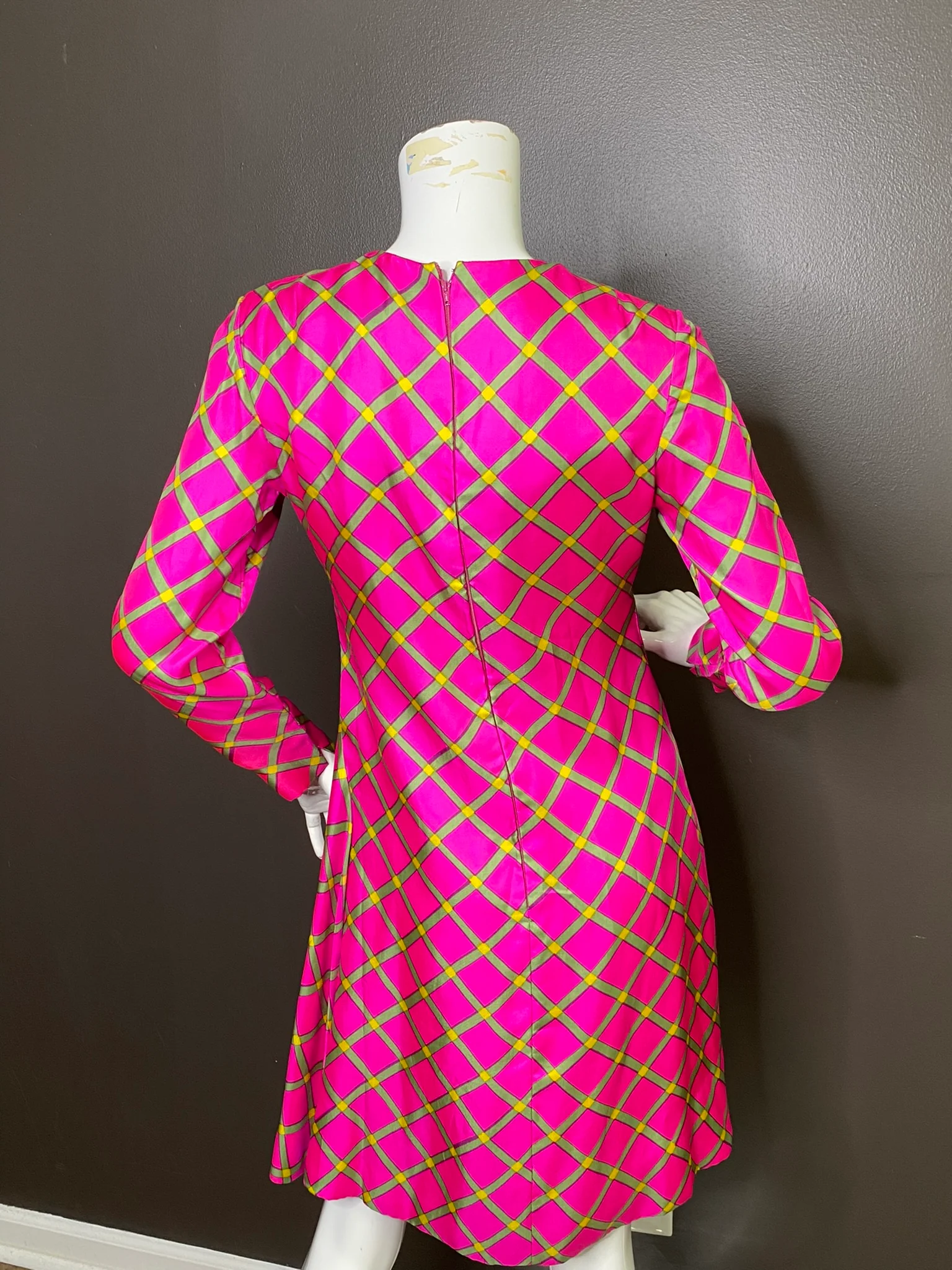 60s Drop Waist Geometric Dress With Pussy Bow By Moe Nathan New York - Image 10