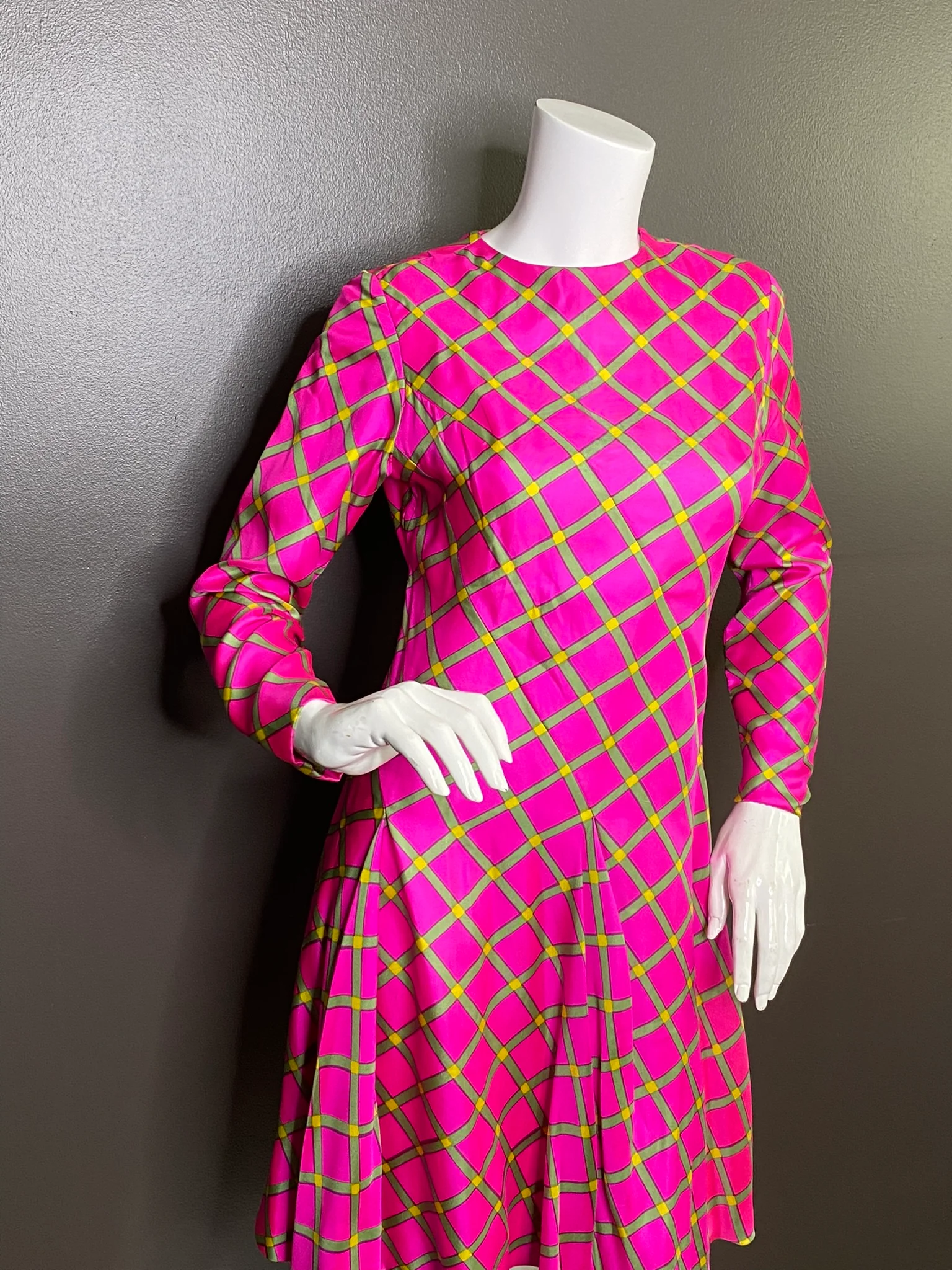60s Drop Waist Geometric Dress With Pussy Bow By Moe Nathan New York - Image 3