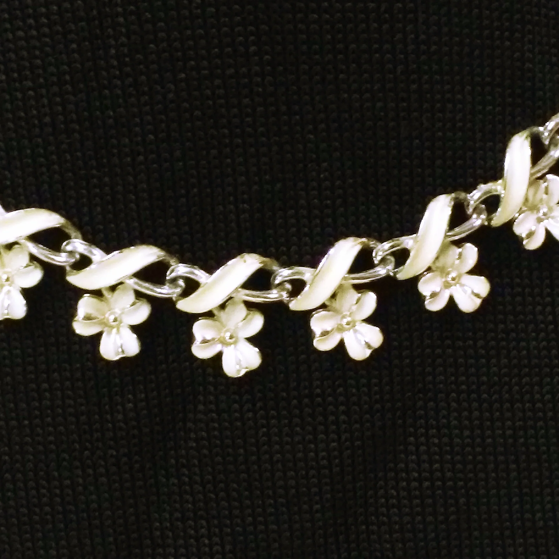 60s Floral Choker Necklace Matching Clip-on Earrings by Coro - Image 5