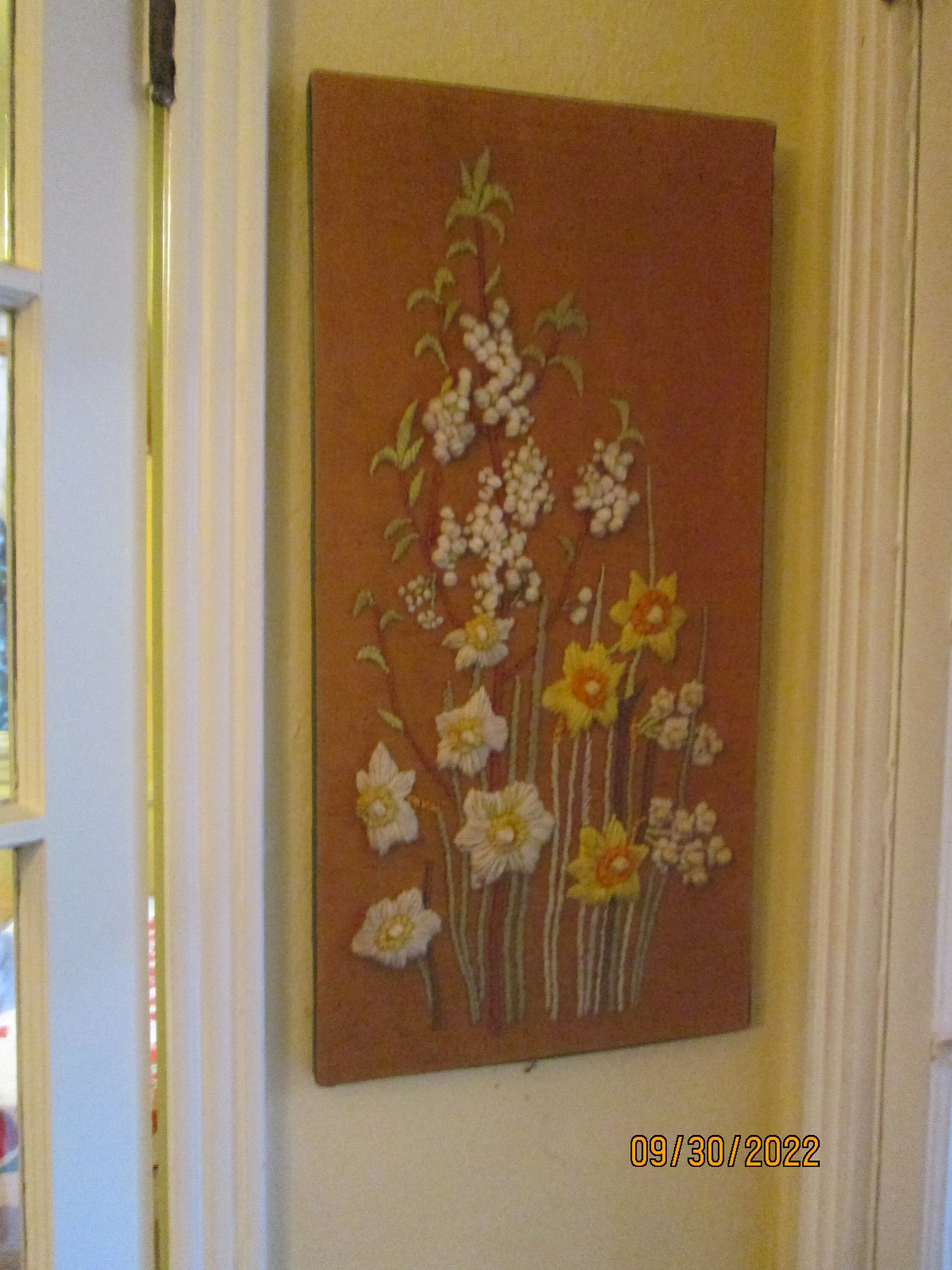 60s Flower Embroidery Fiber Art Columbia Minerva Corp - Image 2