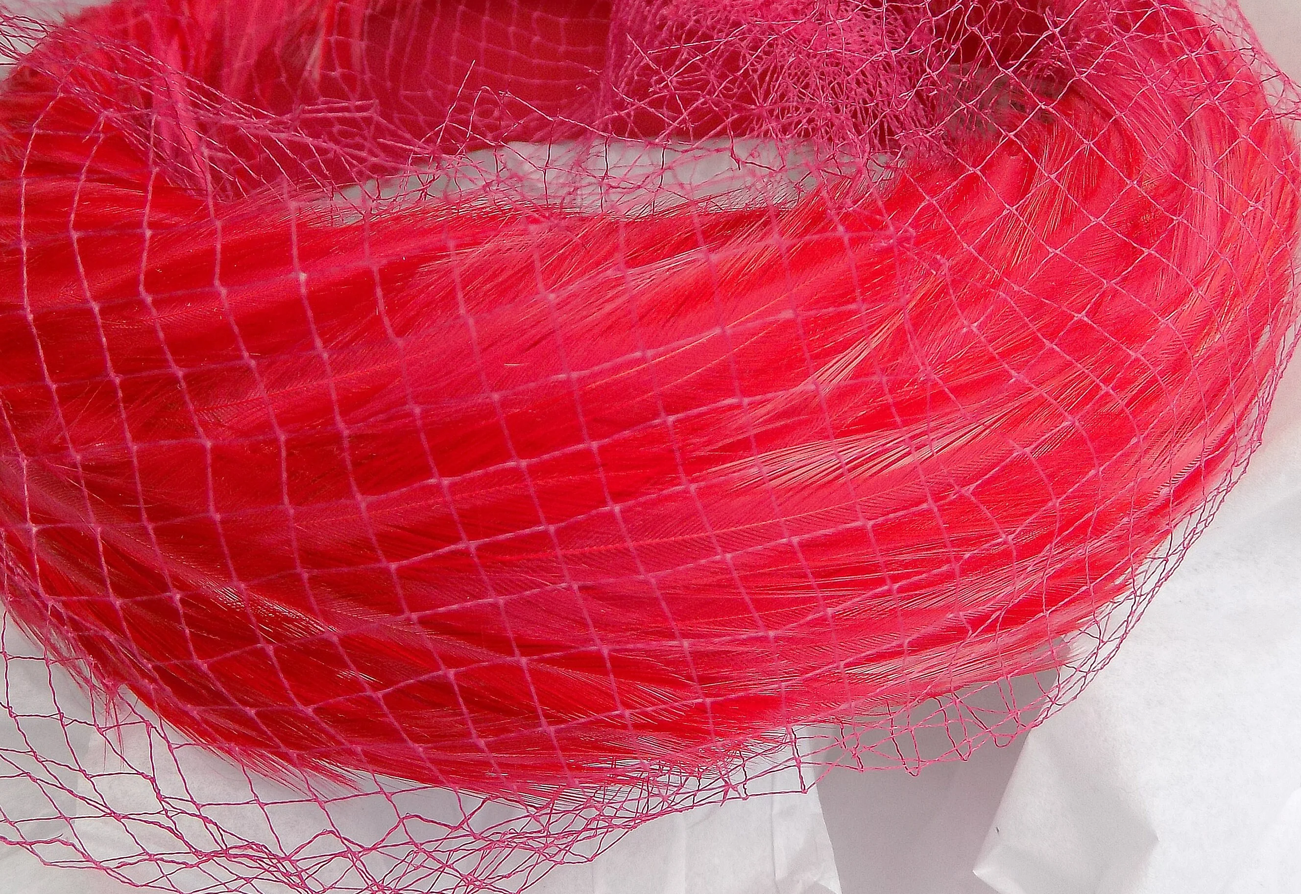60s Fuchsia Feather Open Pill Box Hat 60s Mod Late 50s Red Netting Mint - Image 7