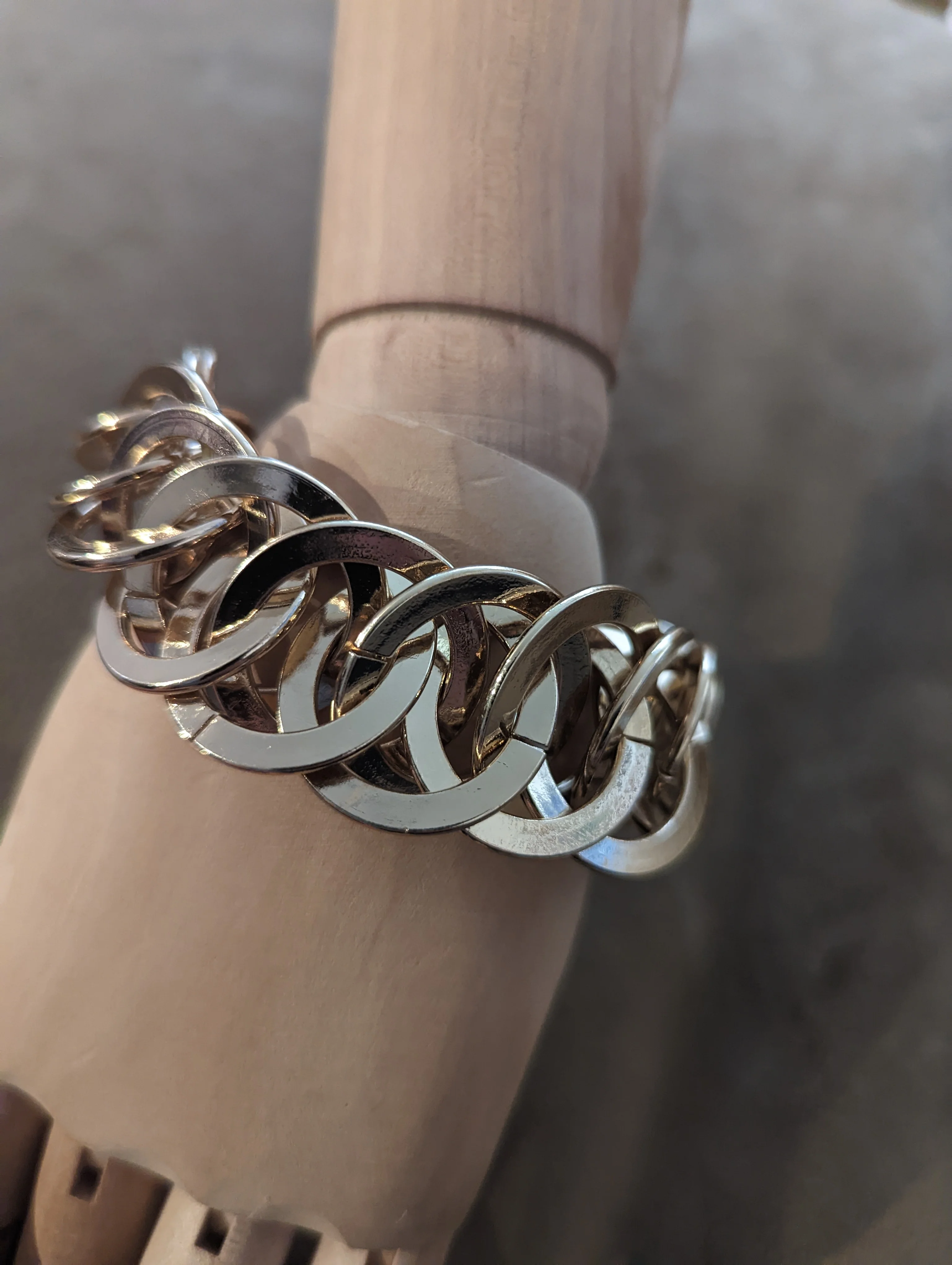60s Gold Circle Chain Bracelet - Image 3
