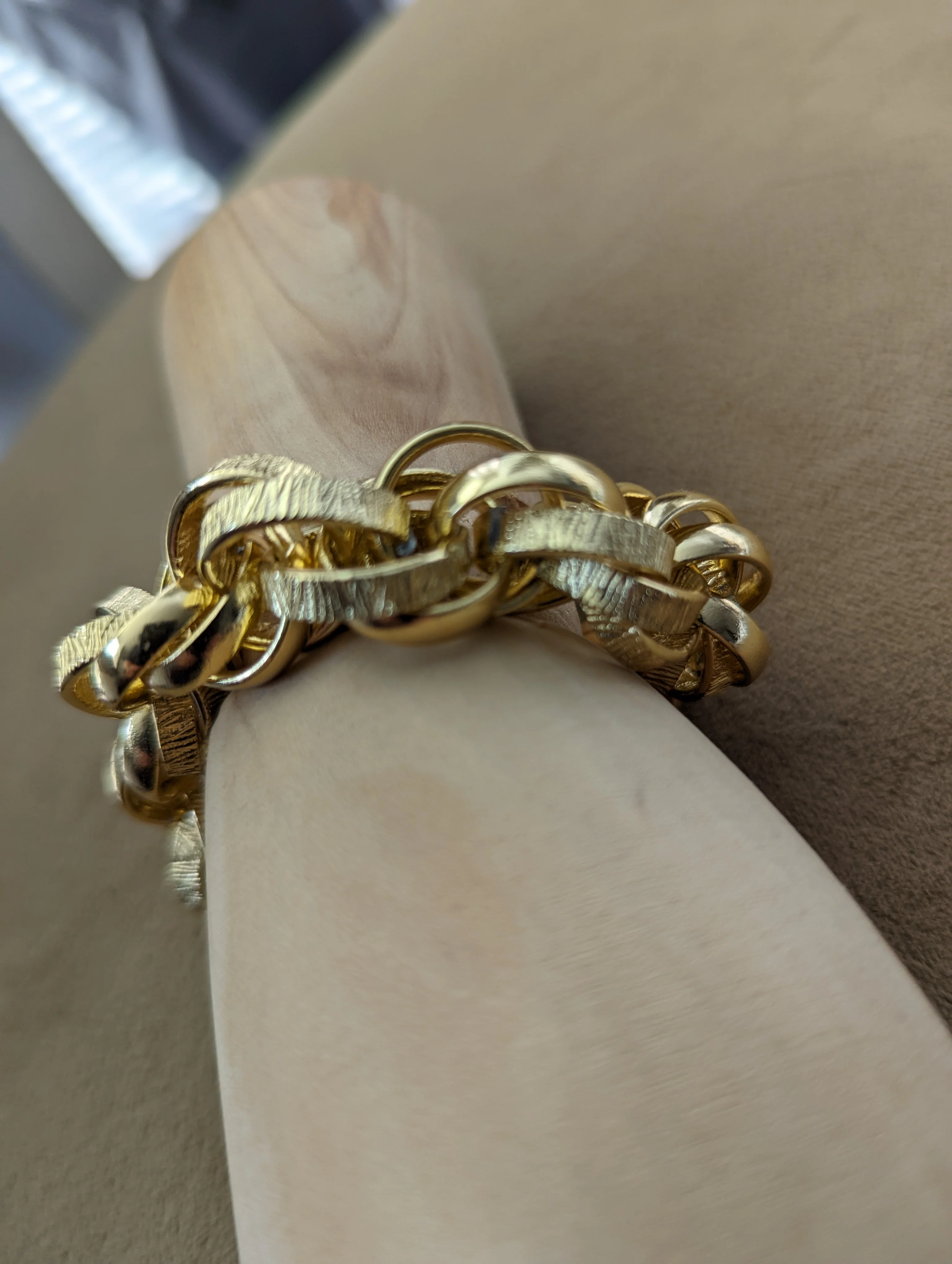 60s Gold Thick Link Bracelet - Image 5