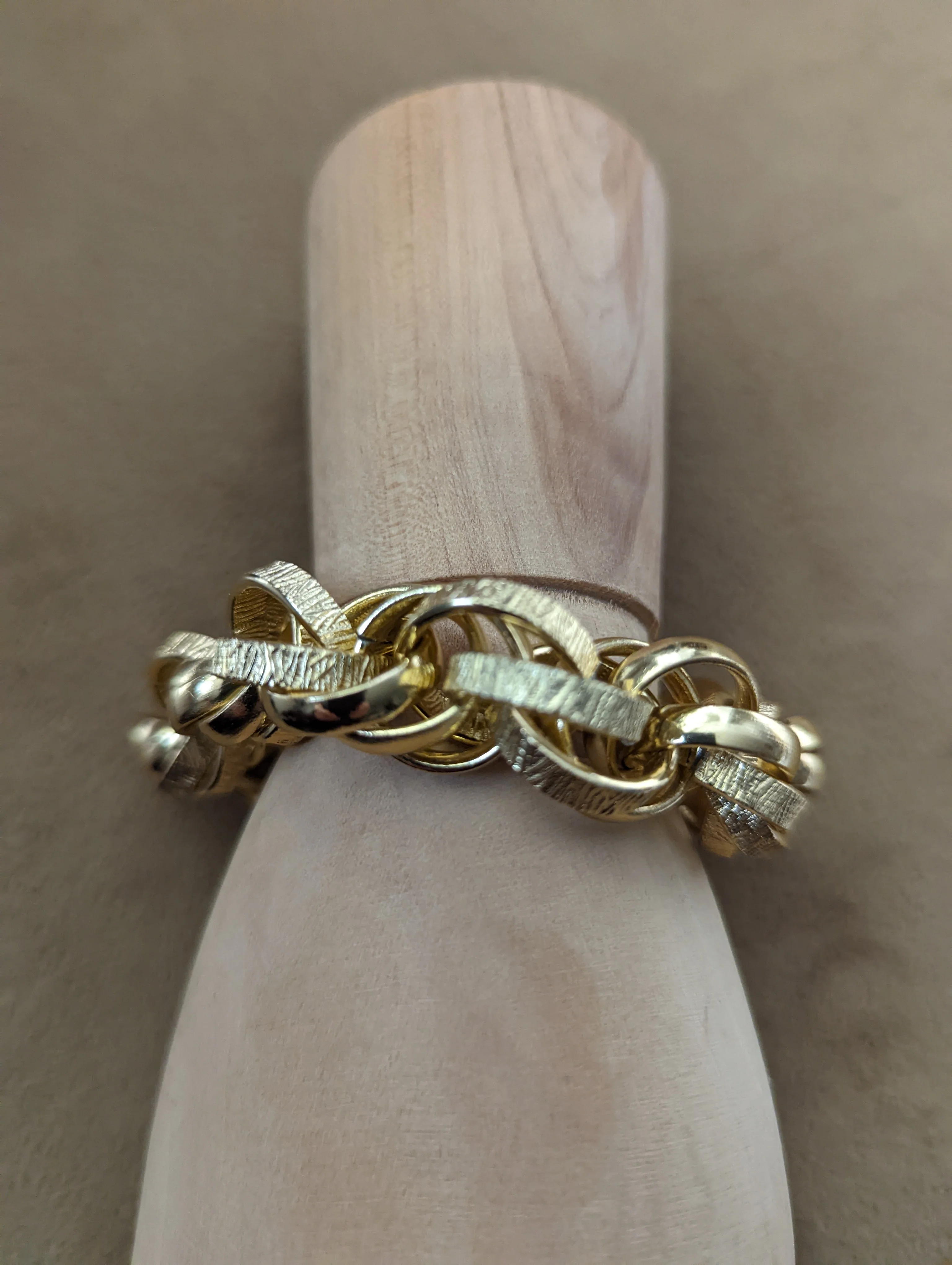 60s Gold Thick Link Bracelet - Image 8