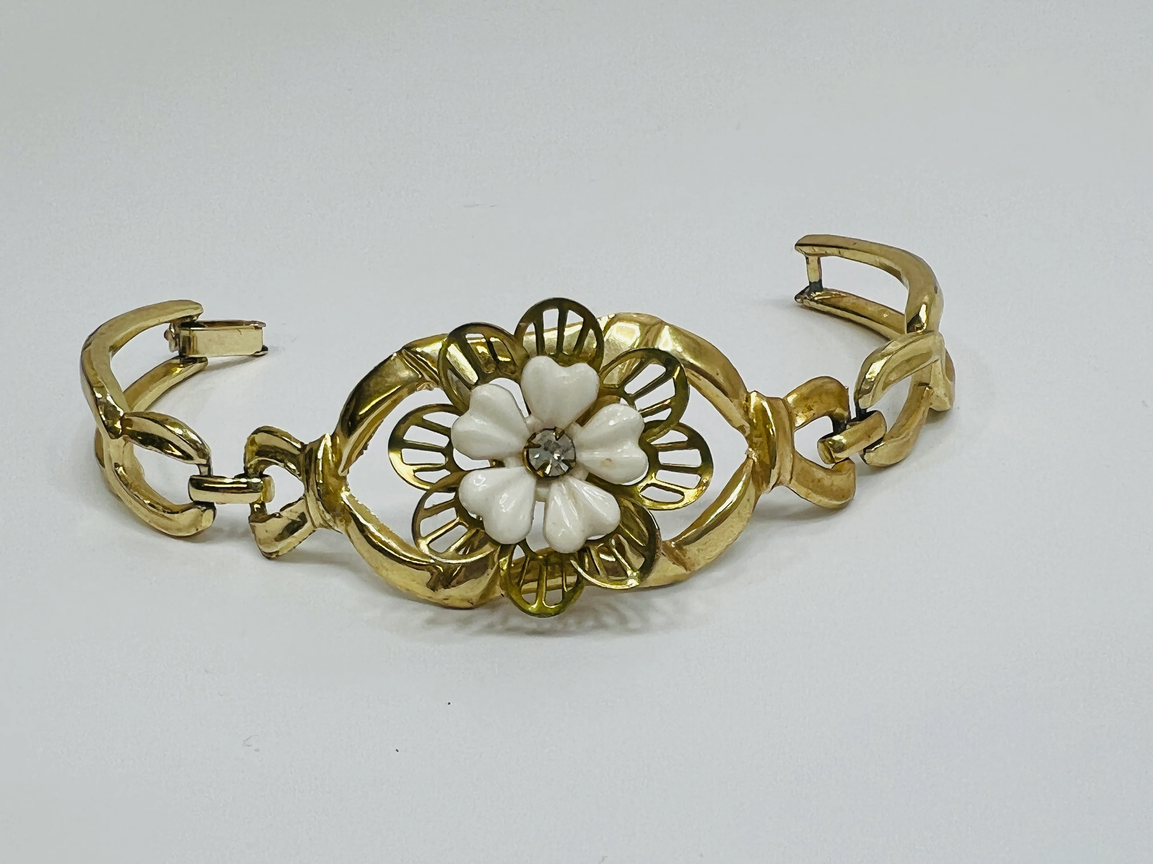 60s Gold Tone Bracelet W Flower Center Rhinestone 7 In - Image 6