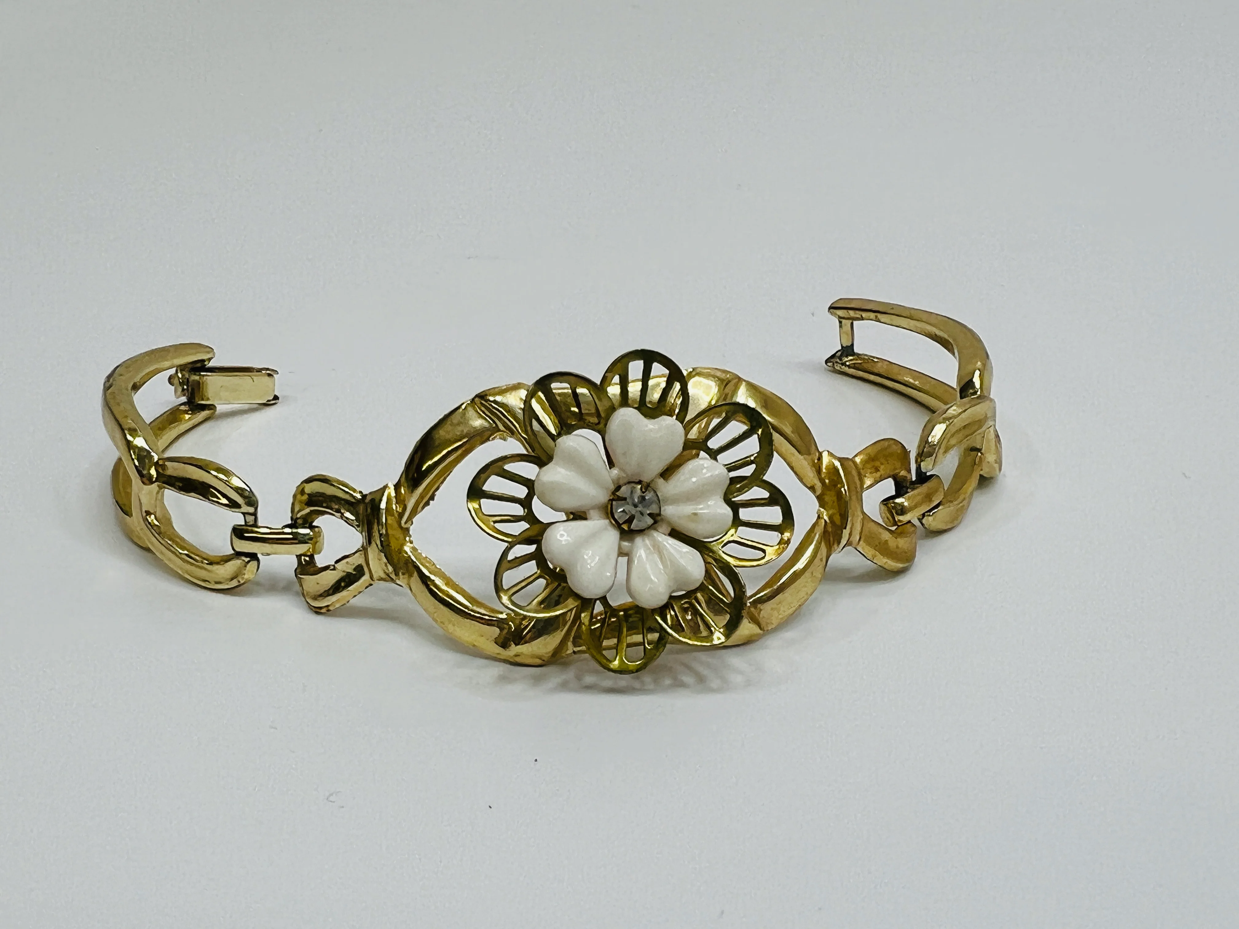 60s Gold Tone Bracelet W Flower Center Rhinestone 7 In - Image 8