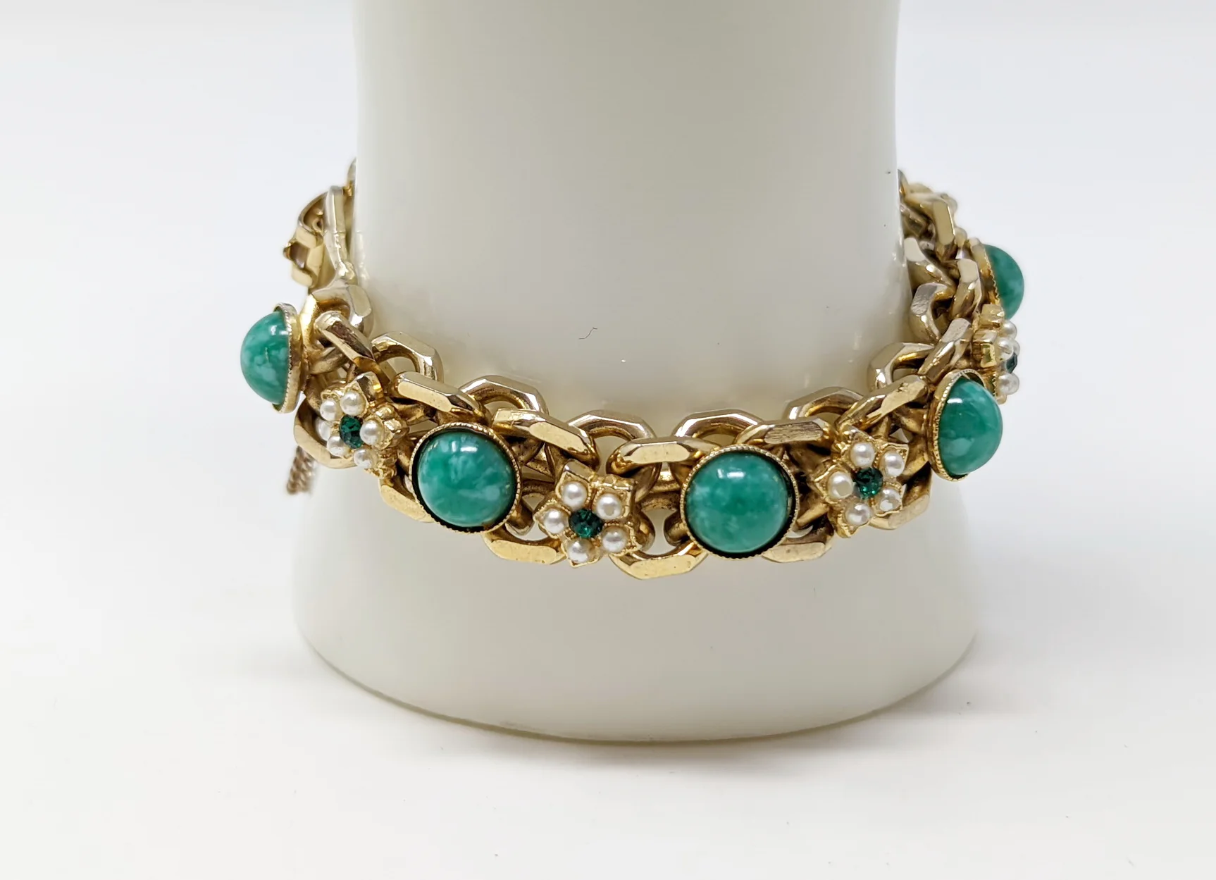 60s Gold Tone Green Stones Faux Pearls Bracelet - Image 3