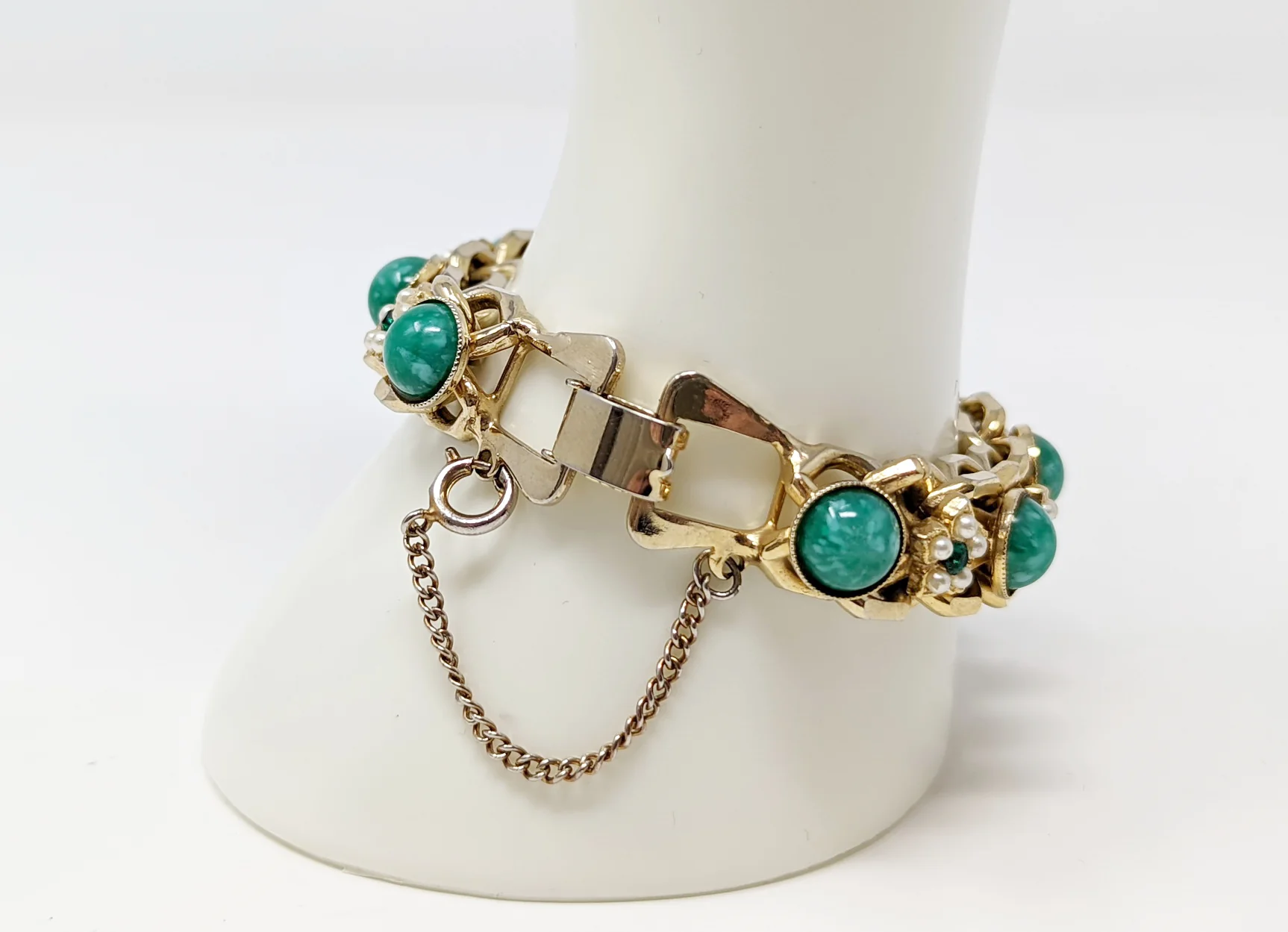 60s Gold Tone Green Stones Faux Pearls Bracelet - Image 4