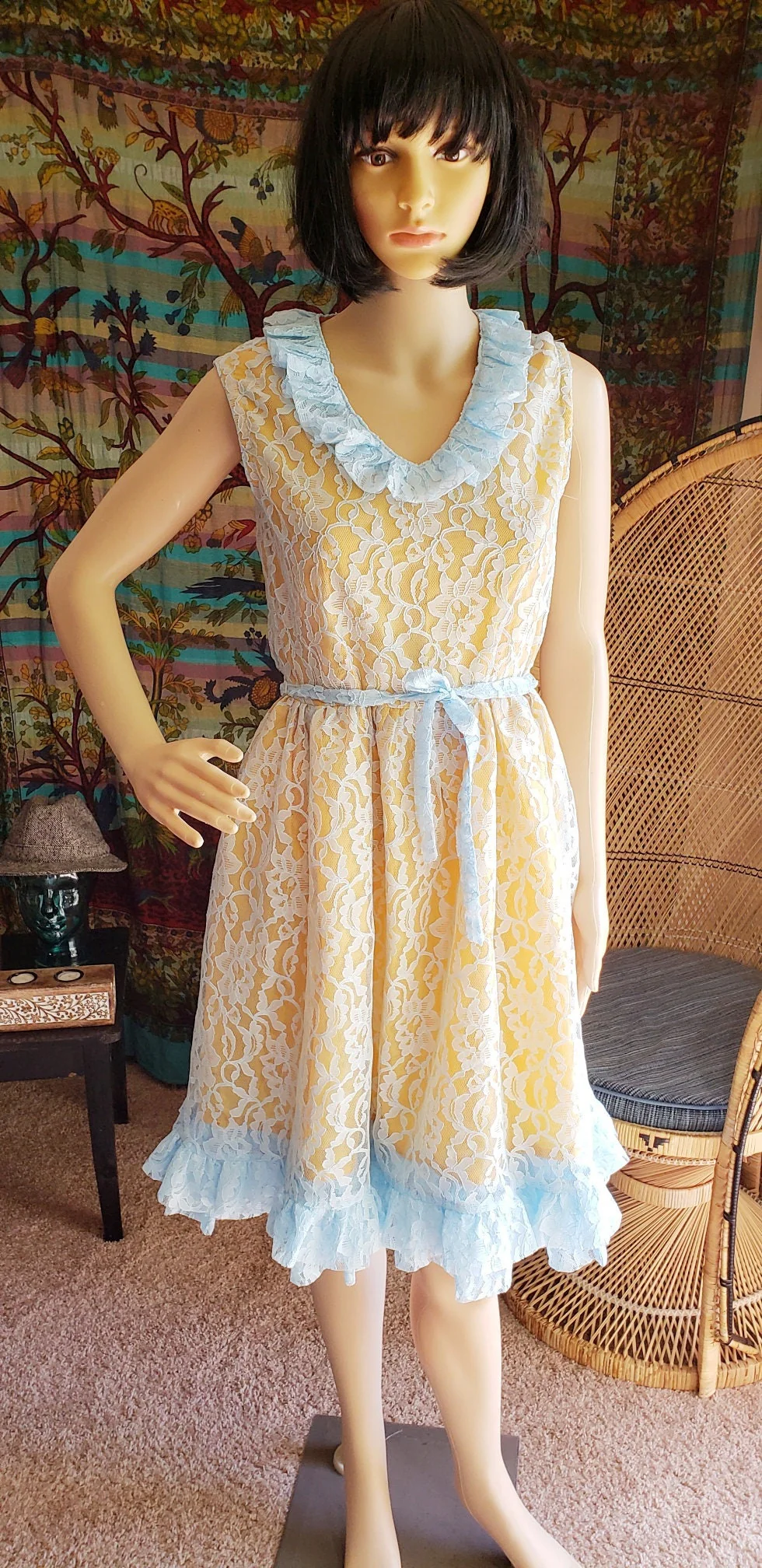 60s Golden Baby Blue Lace Party - Image 9