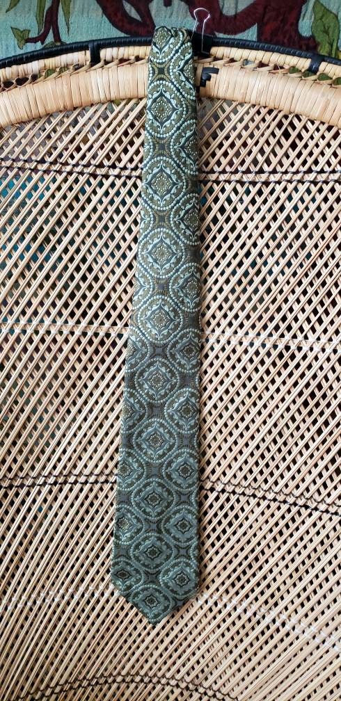 60s Green Don Loper Necktie Vintage Tie by Don Loper of California Varying Shades of Green Necktie Green Tie by Don Loper Of California - Image 5